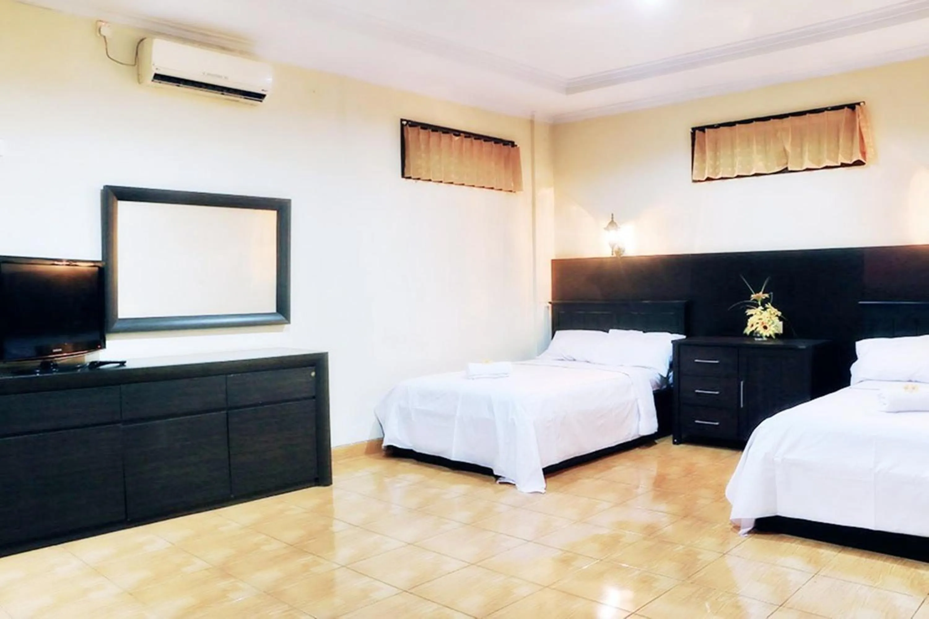 Photo of the whole room in Agus Beach Inn