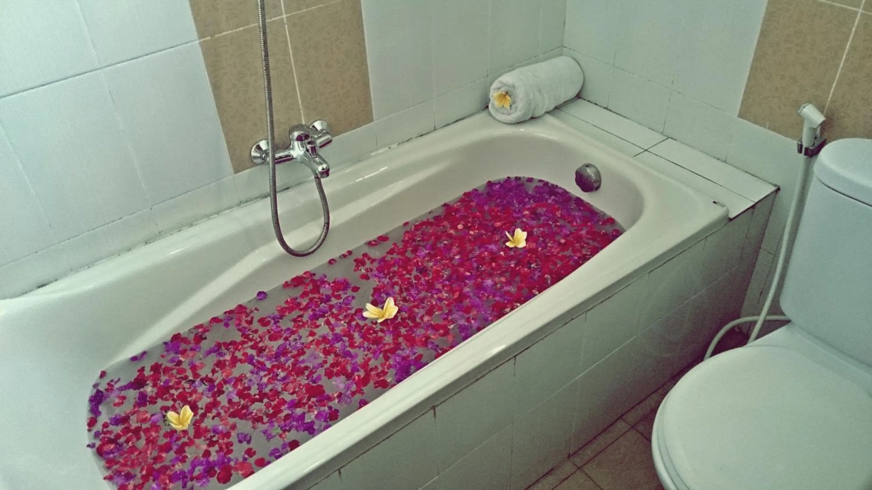 Bathroom in Agus Beach Inn