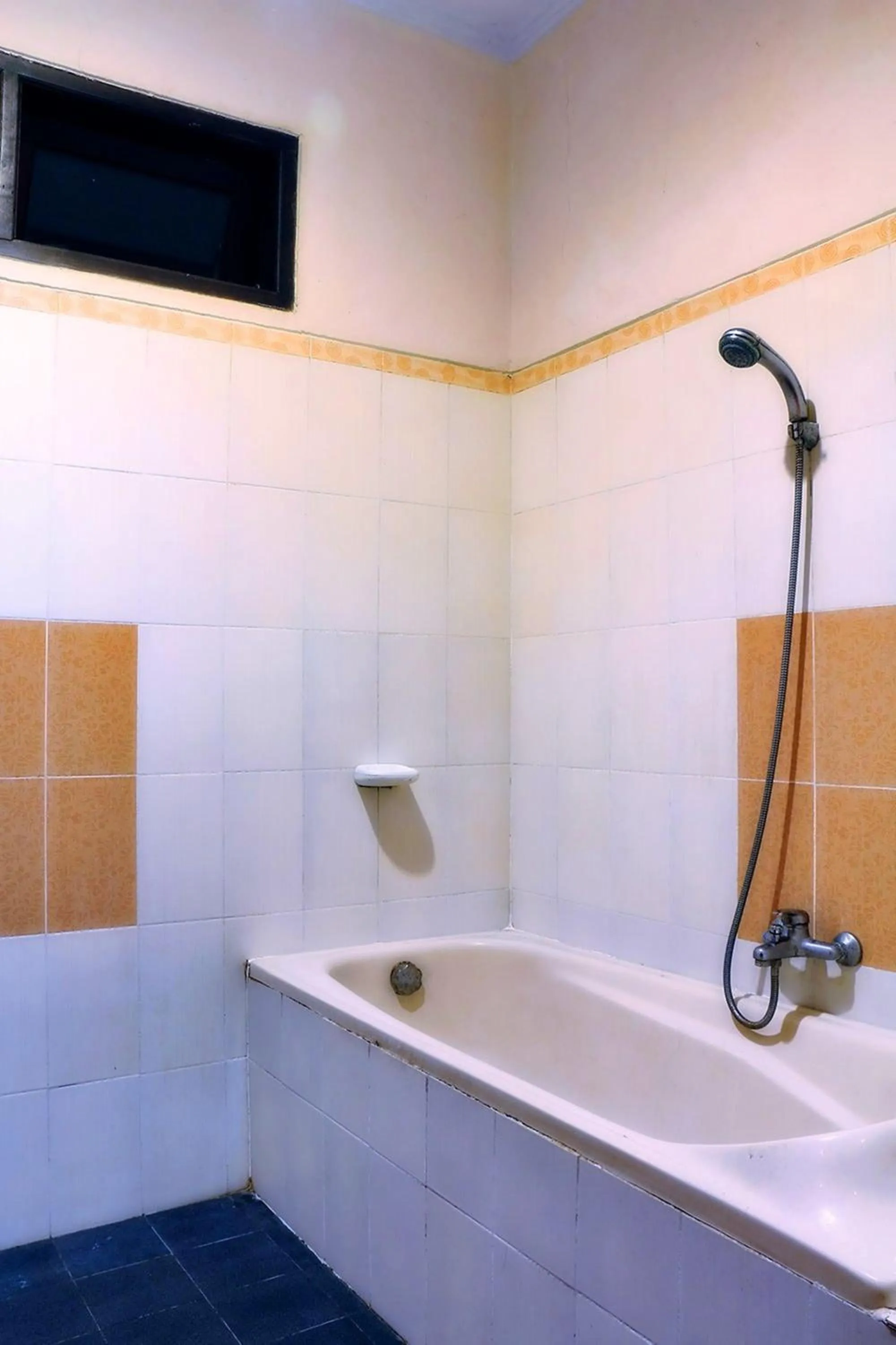 Bathroom in Agus Beach Inn