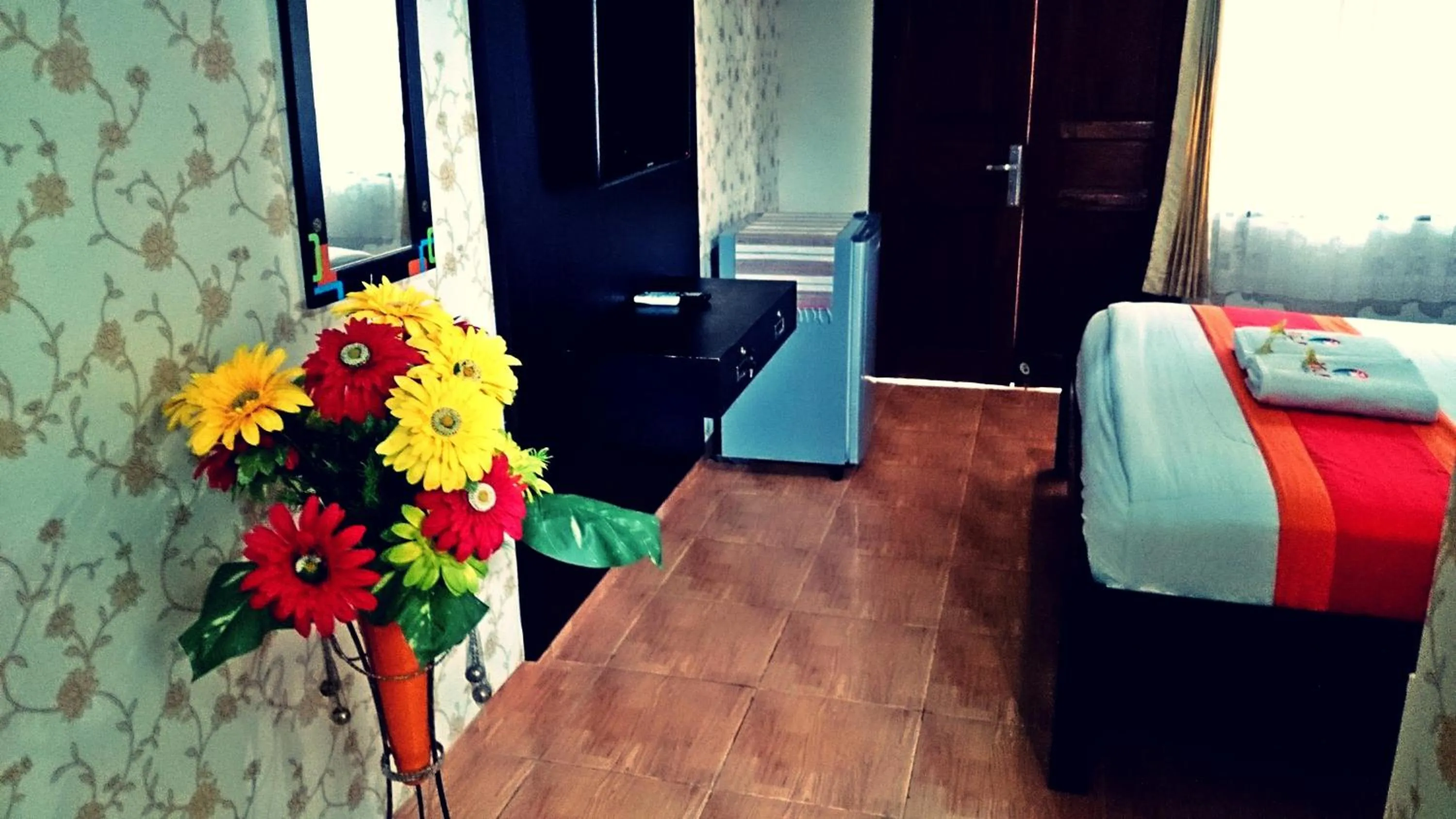 Photo of the whole room in Agus Beach Inn