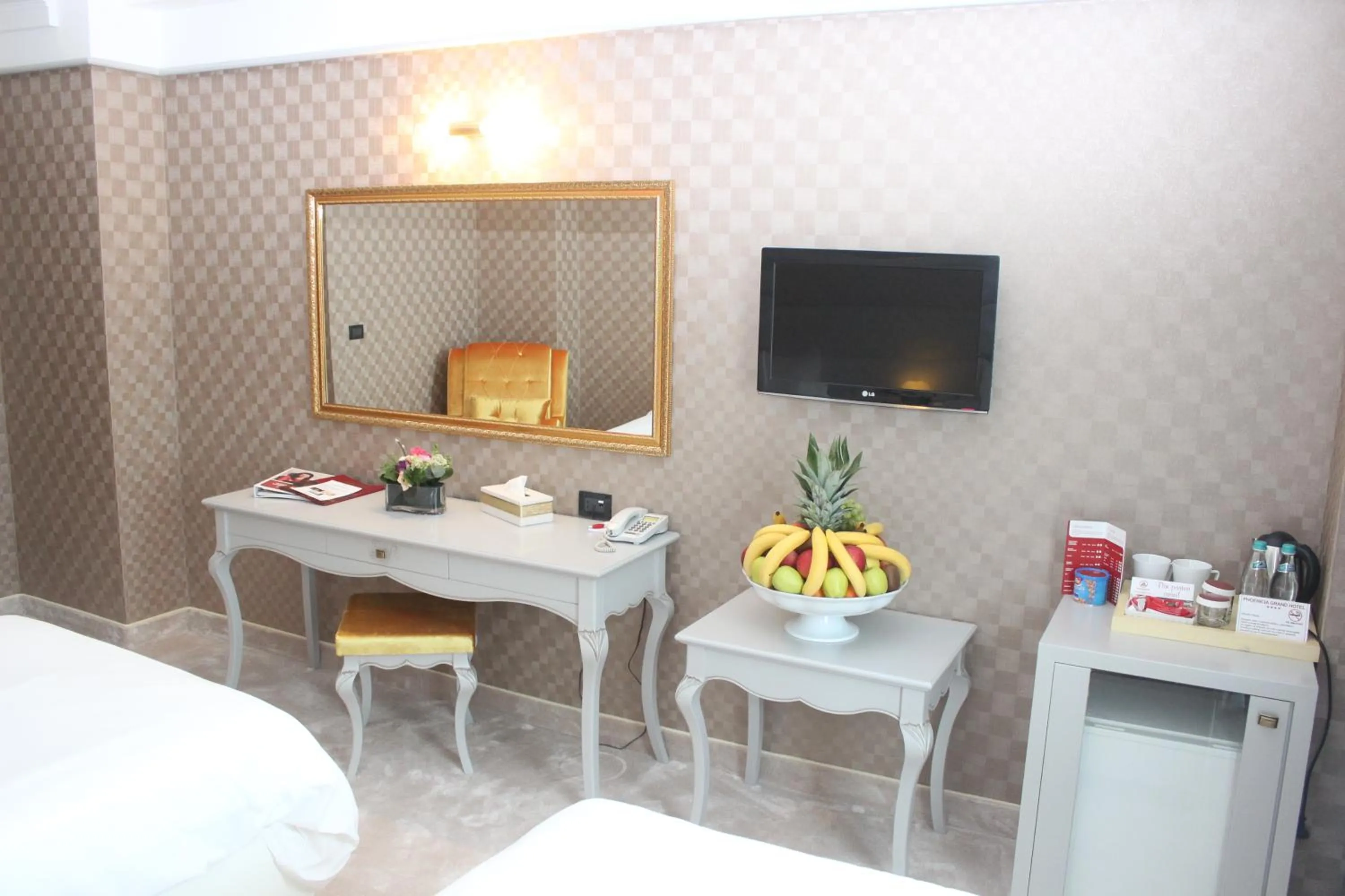 Coffee/tea facilities in Phoenicia Grand Hotel