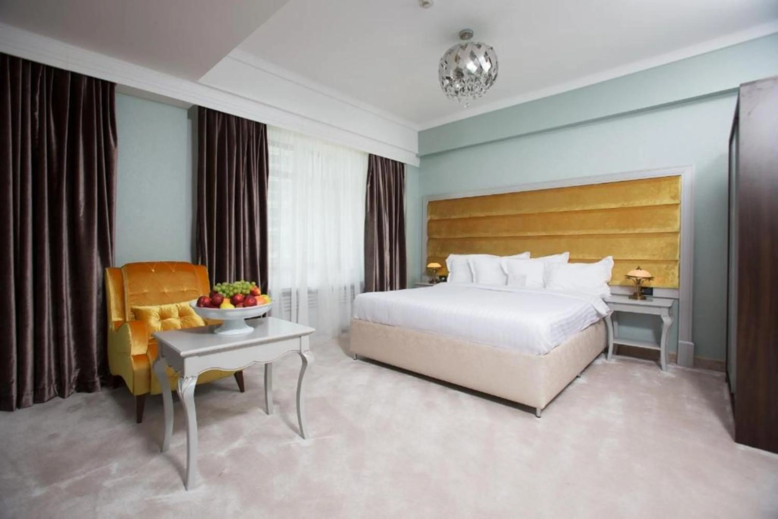Bedroom, Bed in Phoenicia Grand Hotel