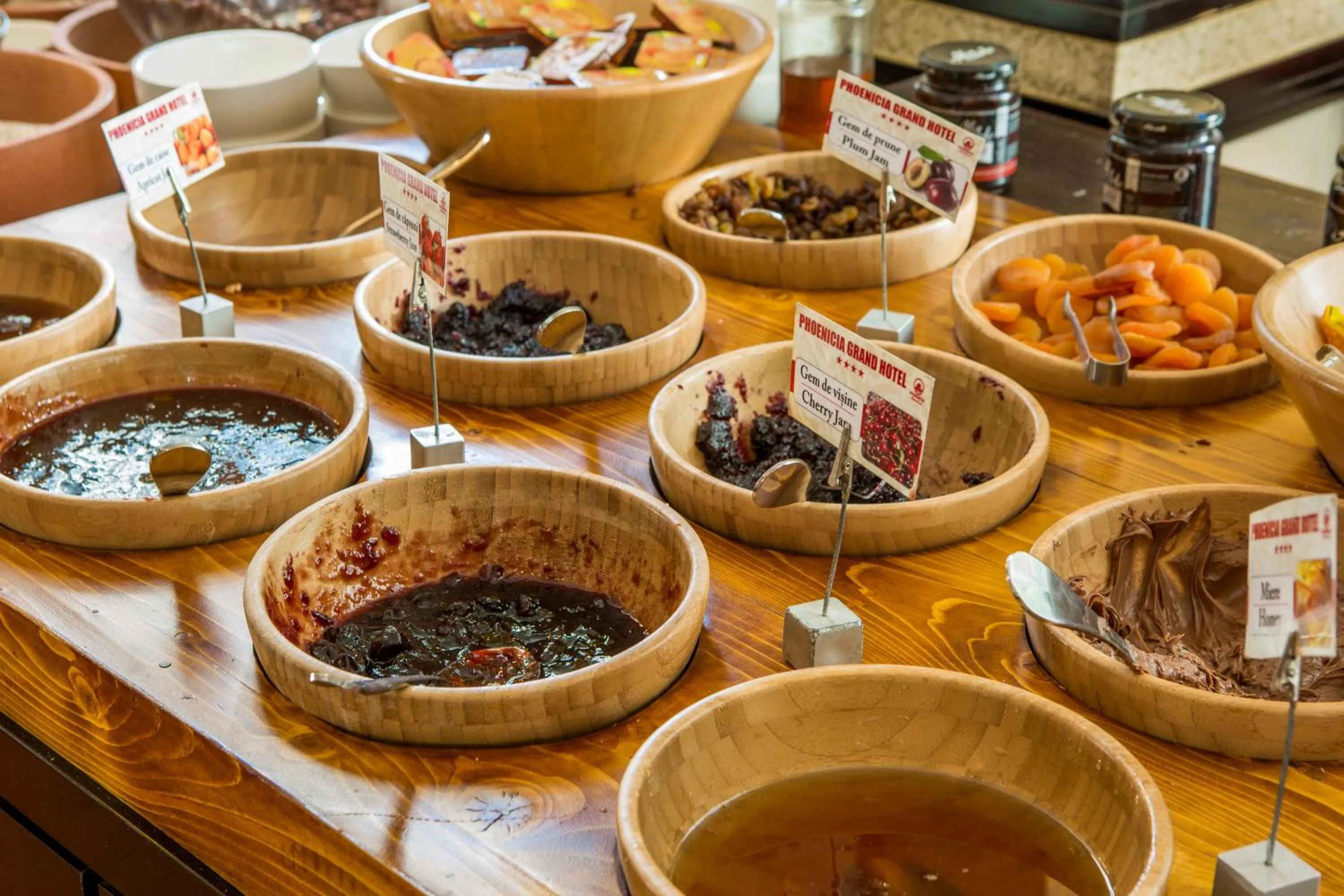 Restaurant/places to eat in Phoenicia Grand Hotel