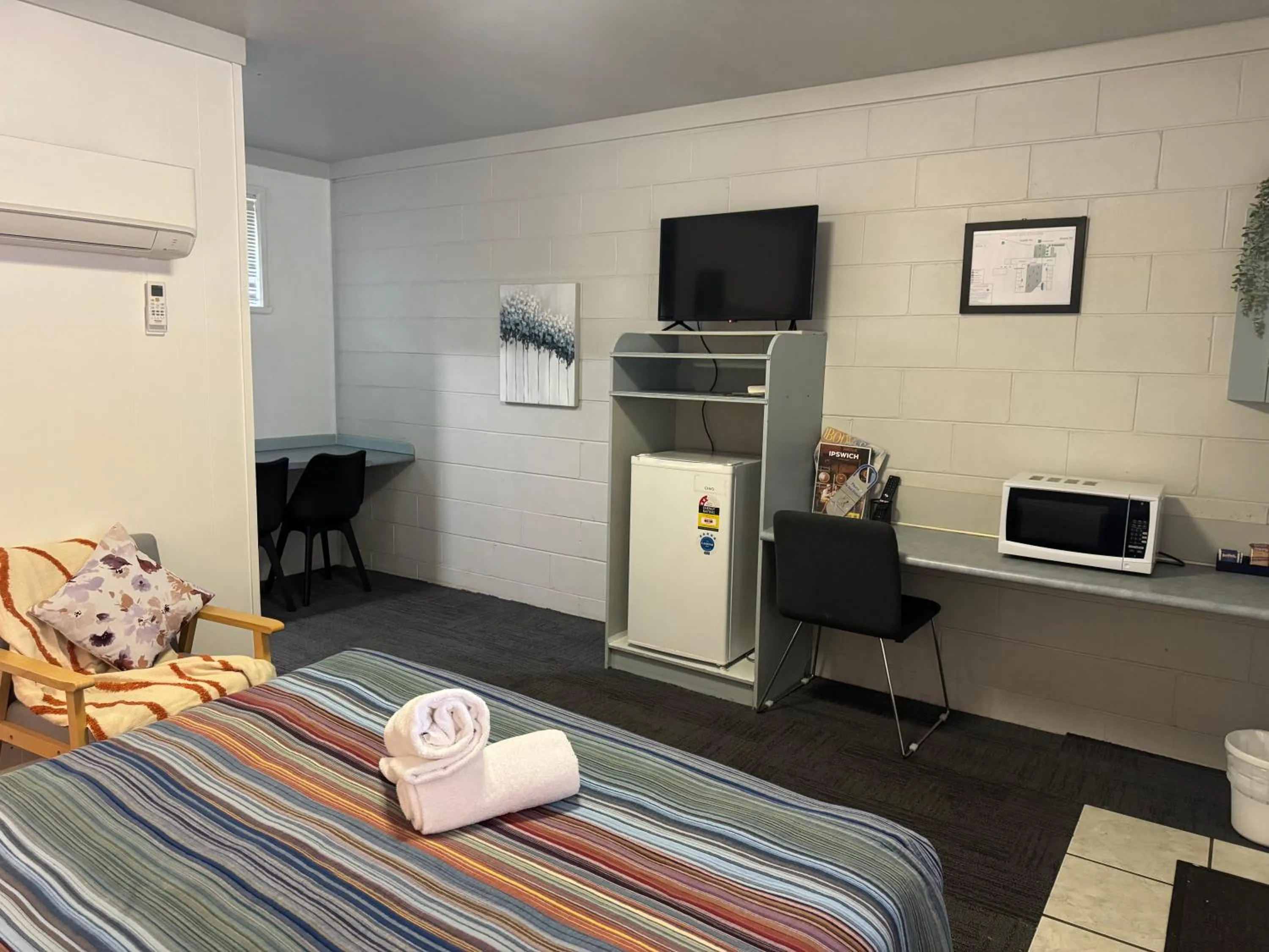 Bed in Hatton Vale Motel