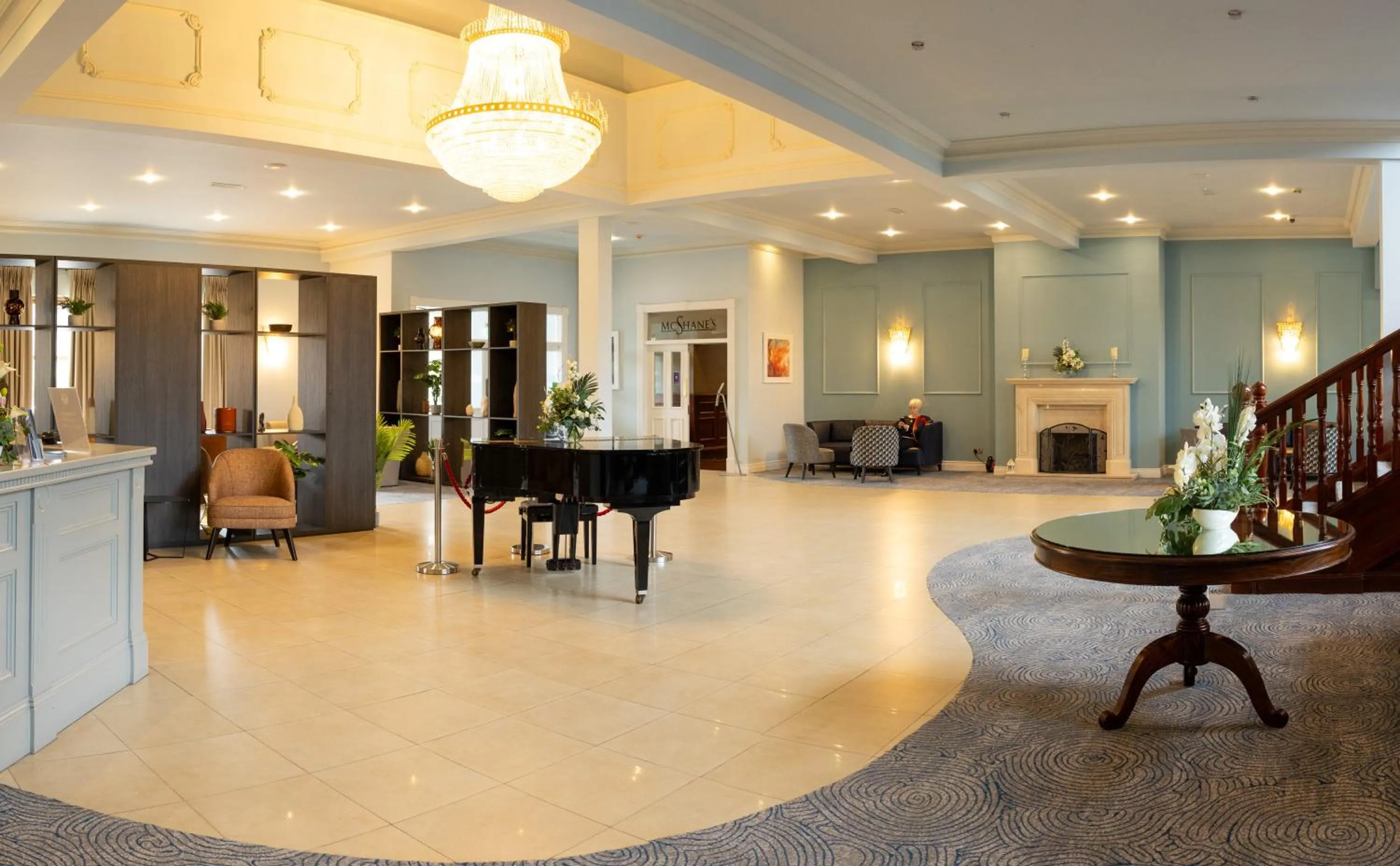Lobby or reception in Great National Hotel Ballina