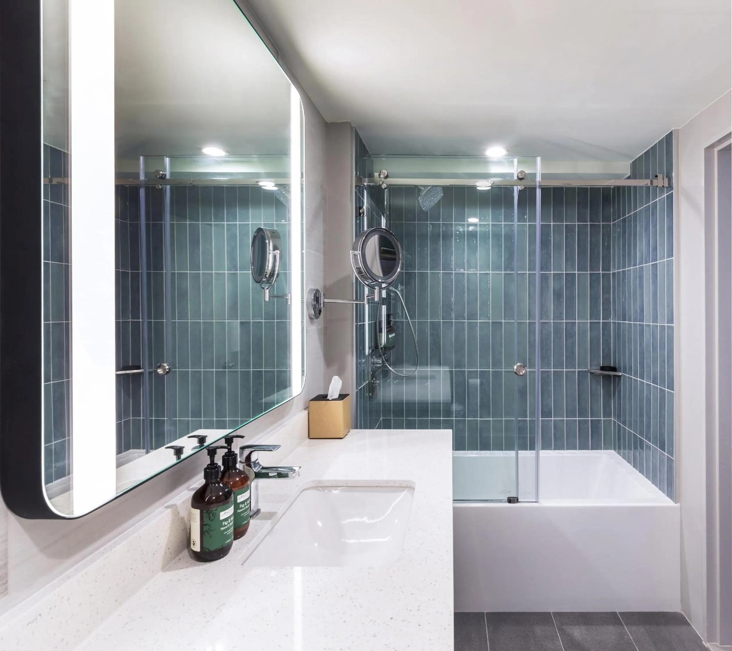 Bathroom in Crowne Plaza Resort Saipan