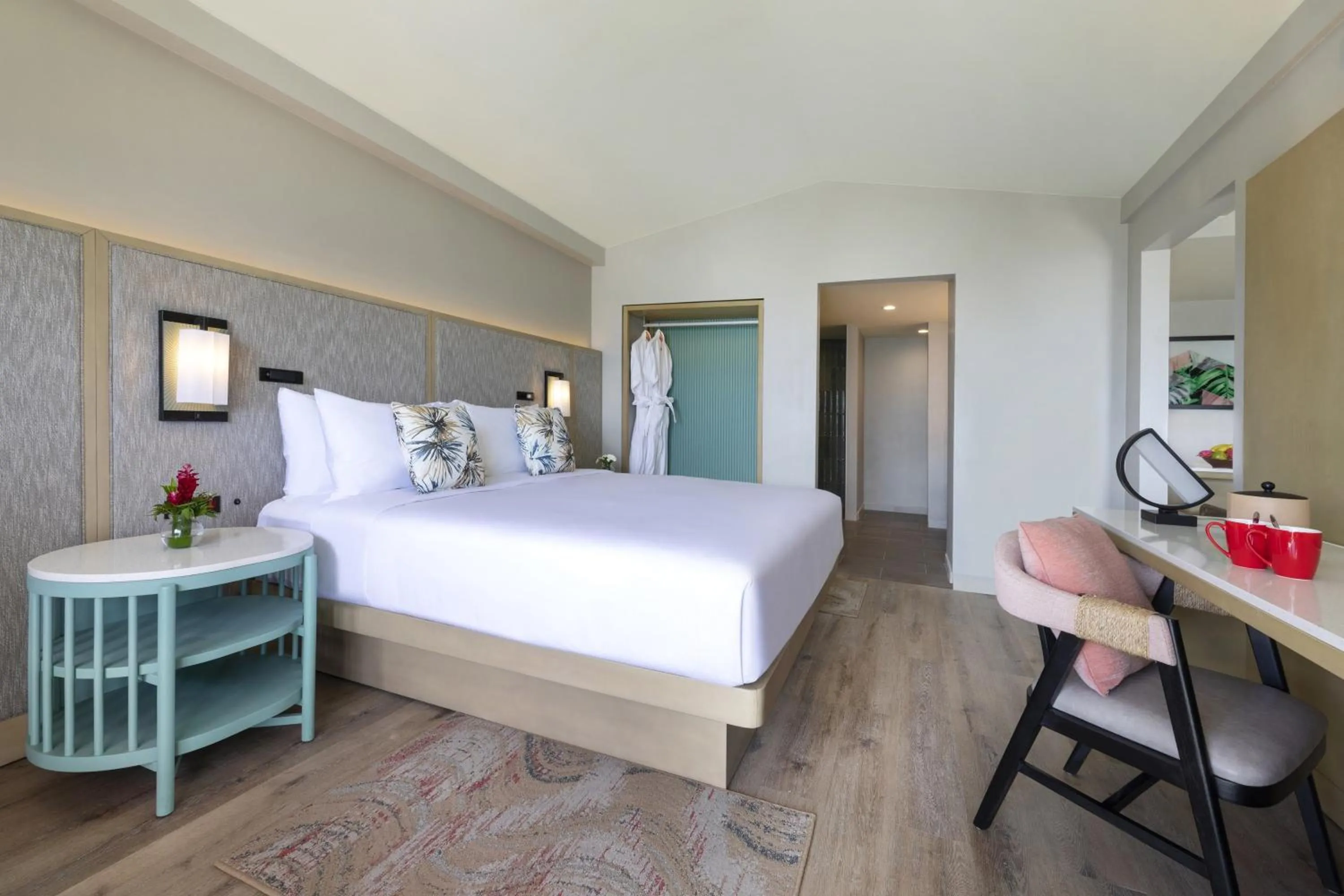 Photo of the whole room, Bed in Crowne Plaza Resort Saipan