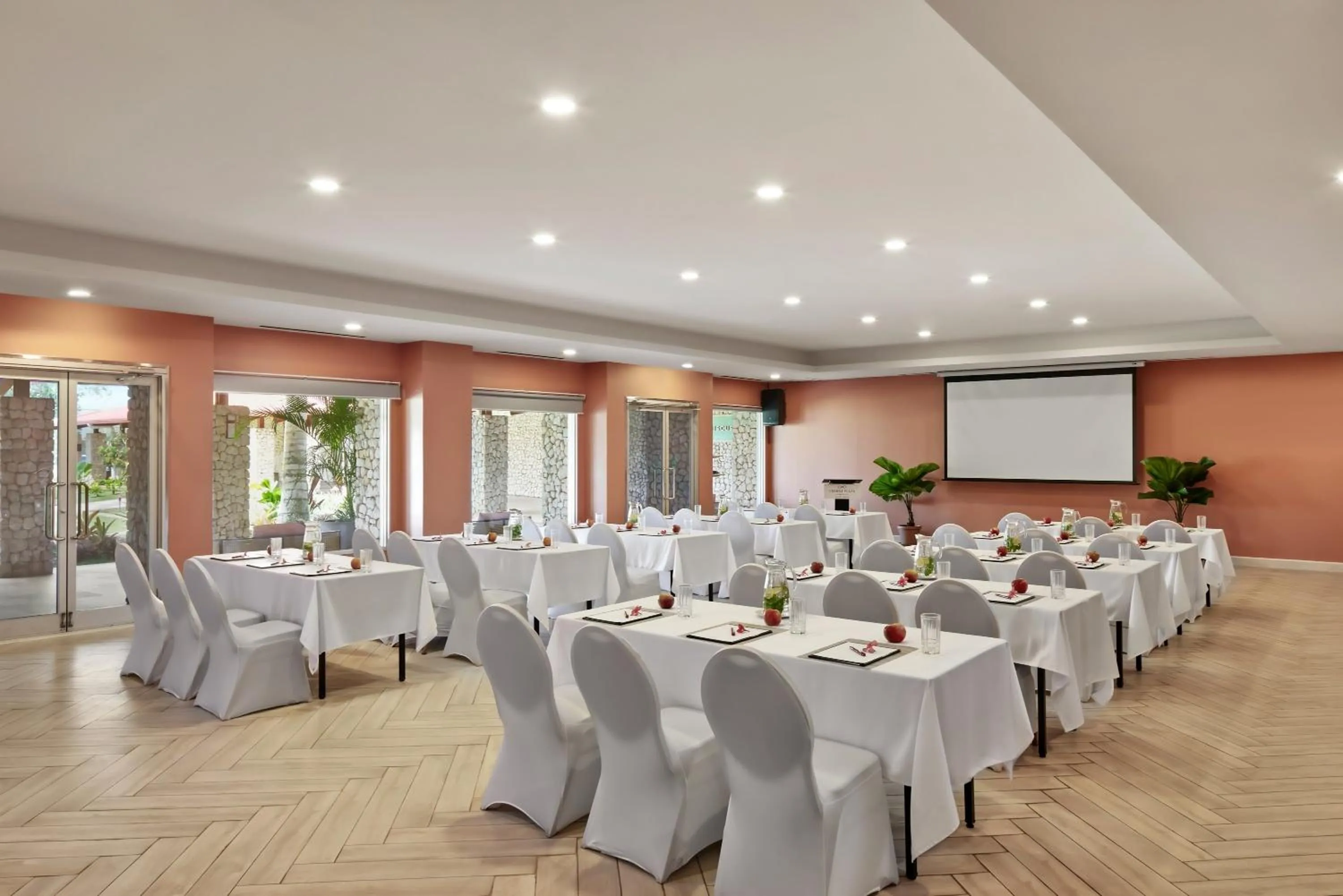 Meeting/conference room in Crowne Plaza Resort Saipan