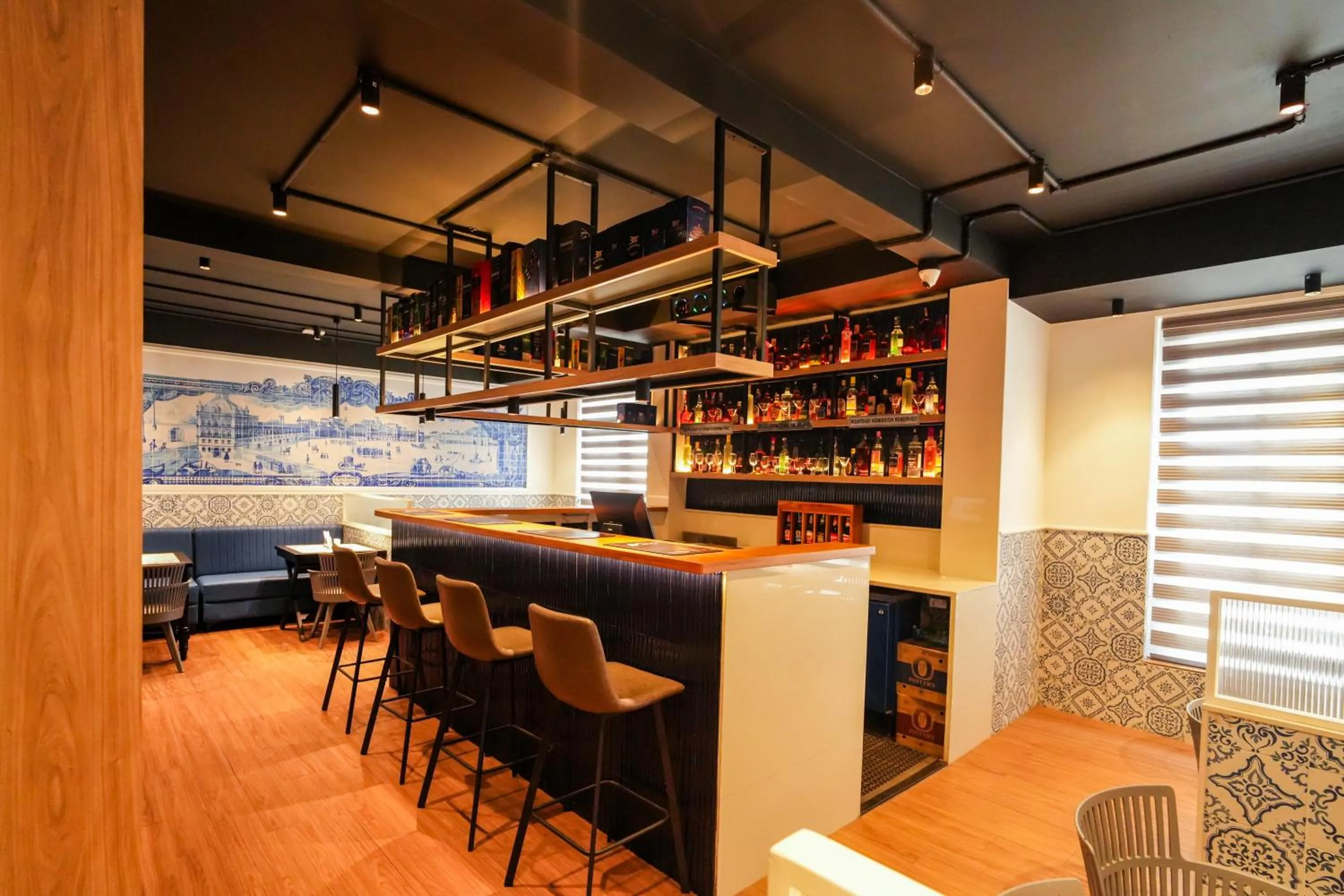 Lounge or bar in MGM Vailankanni