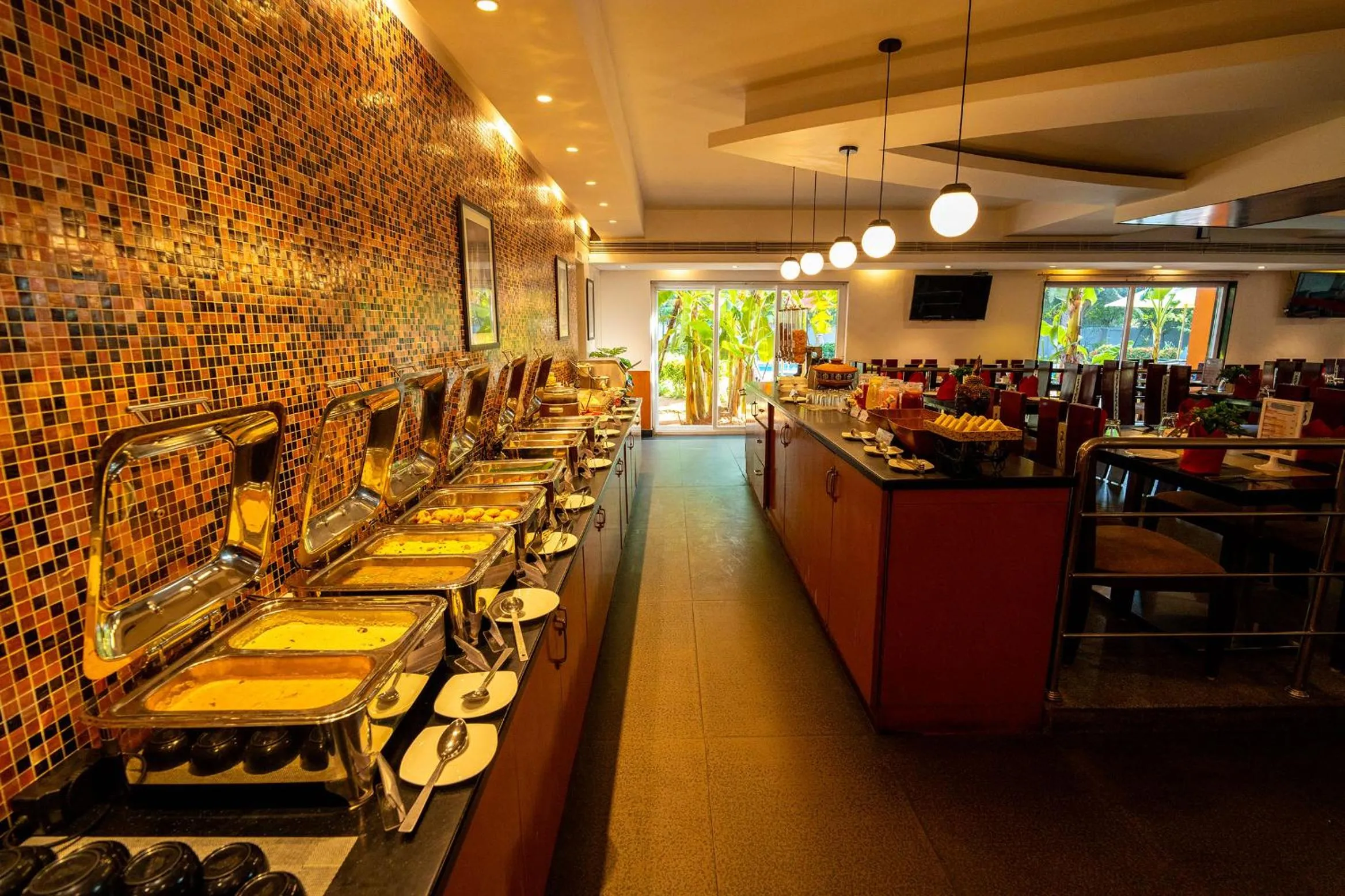 Restaurant/places to eat in MGM Vailankanni