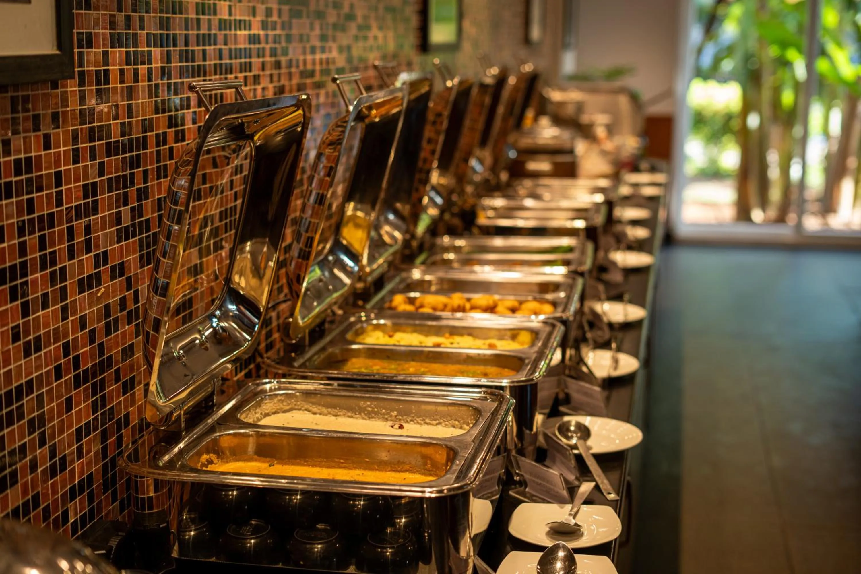 Restaurant/places to eat in MGM Vailankanni