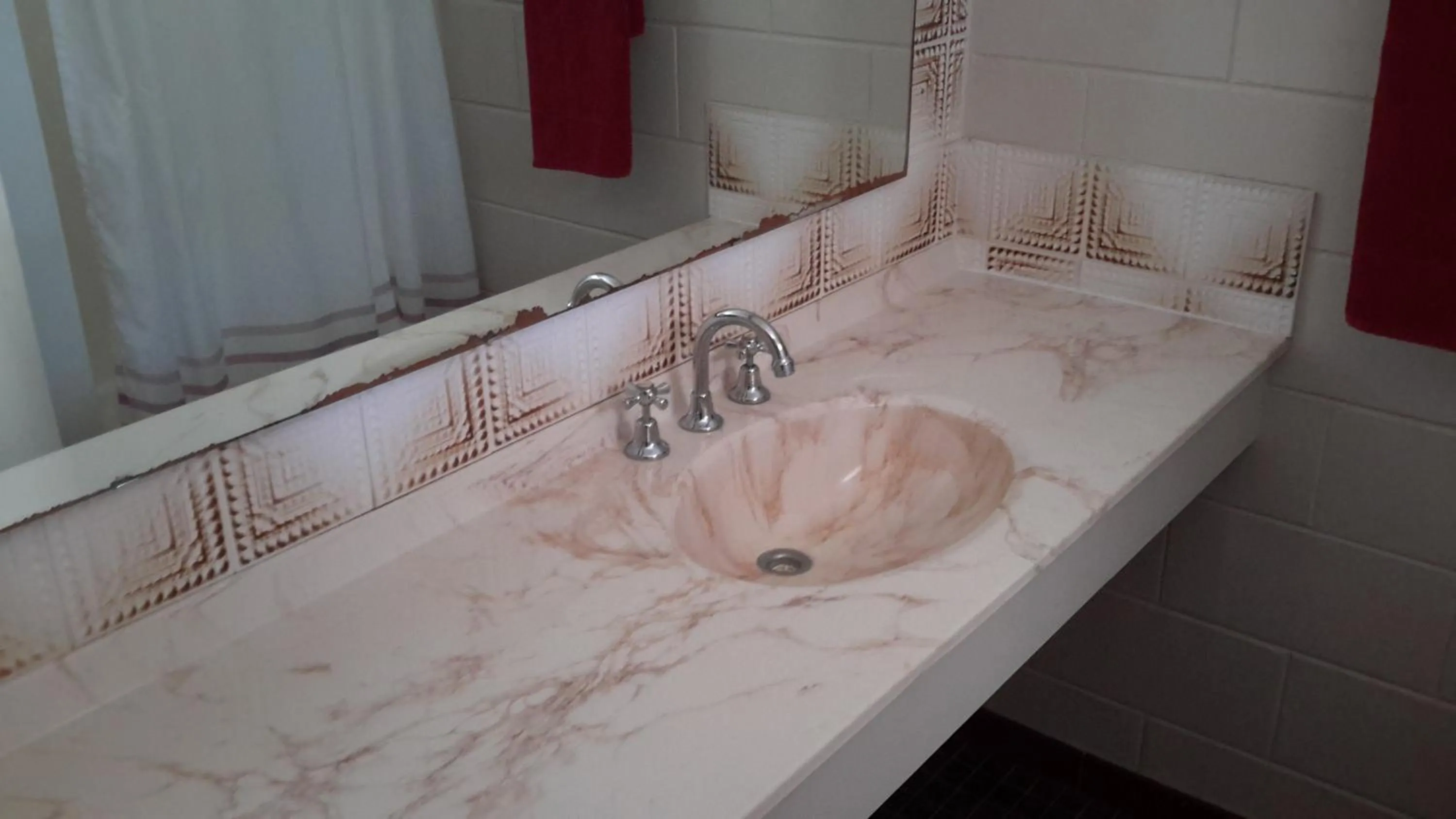 Bathroom in Herbert Valley Motel