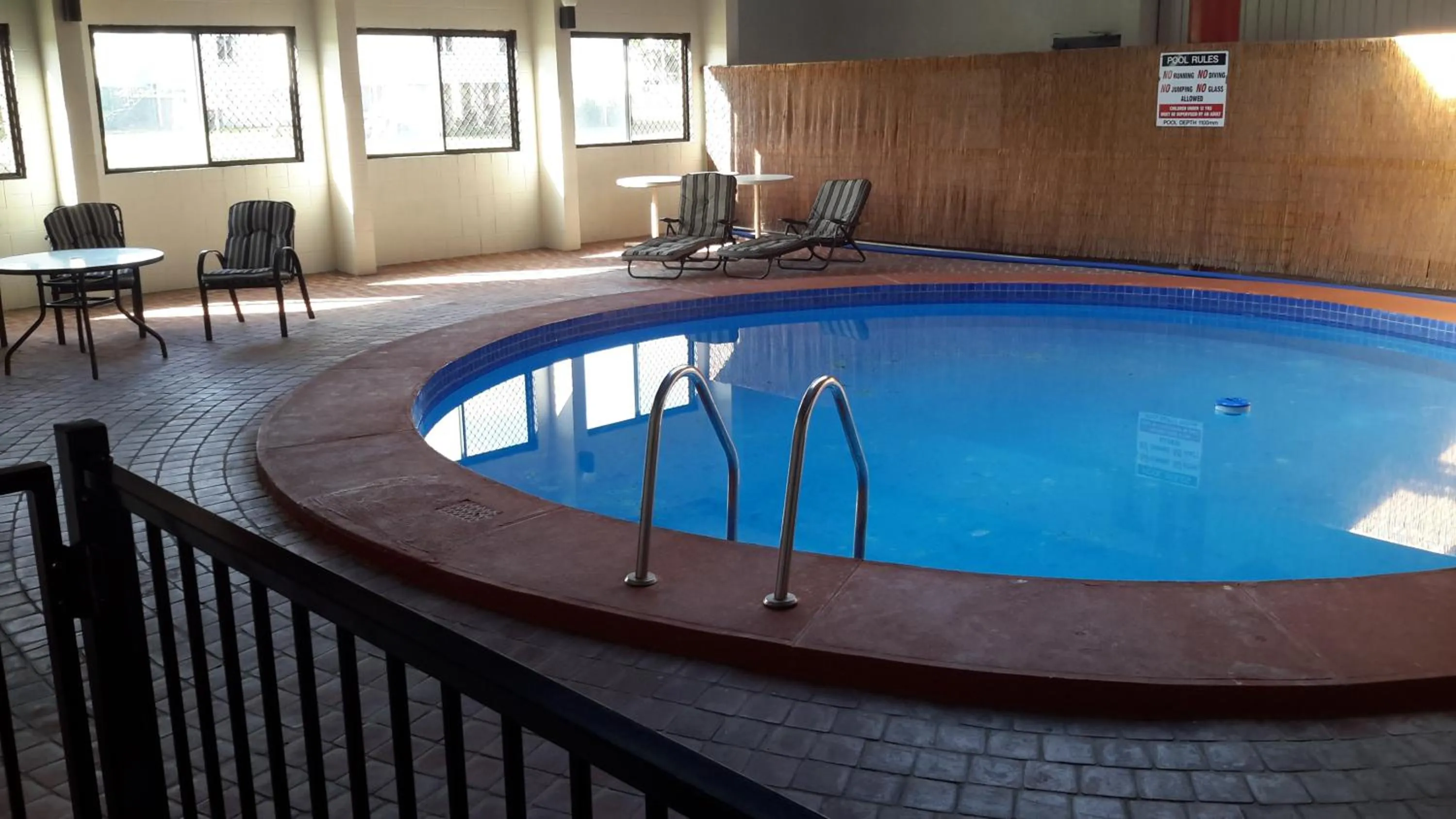 Swimming pool in Herbert Valley Motel