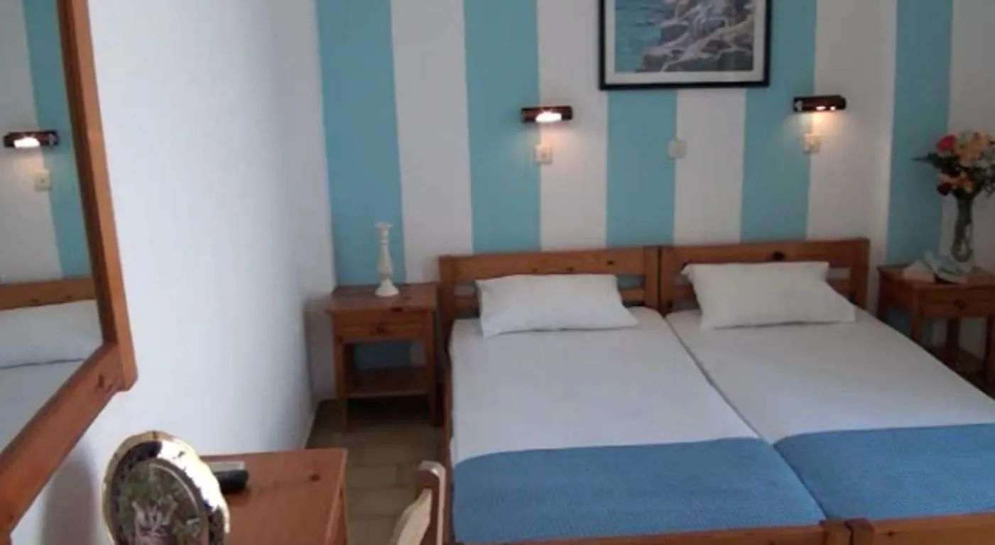 Photo of the whole room, Bed in Magic View
