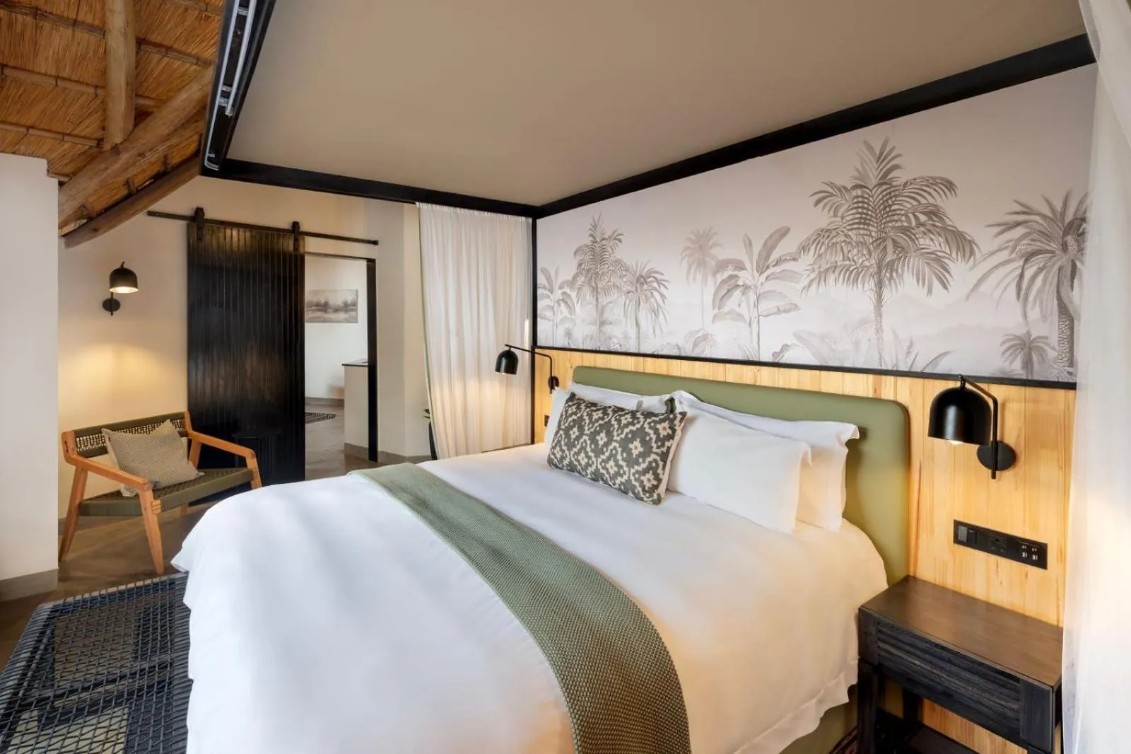 Bedroom, Bed in The David Livingstone Safari Lodge & Spa