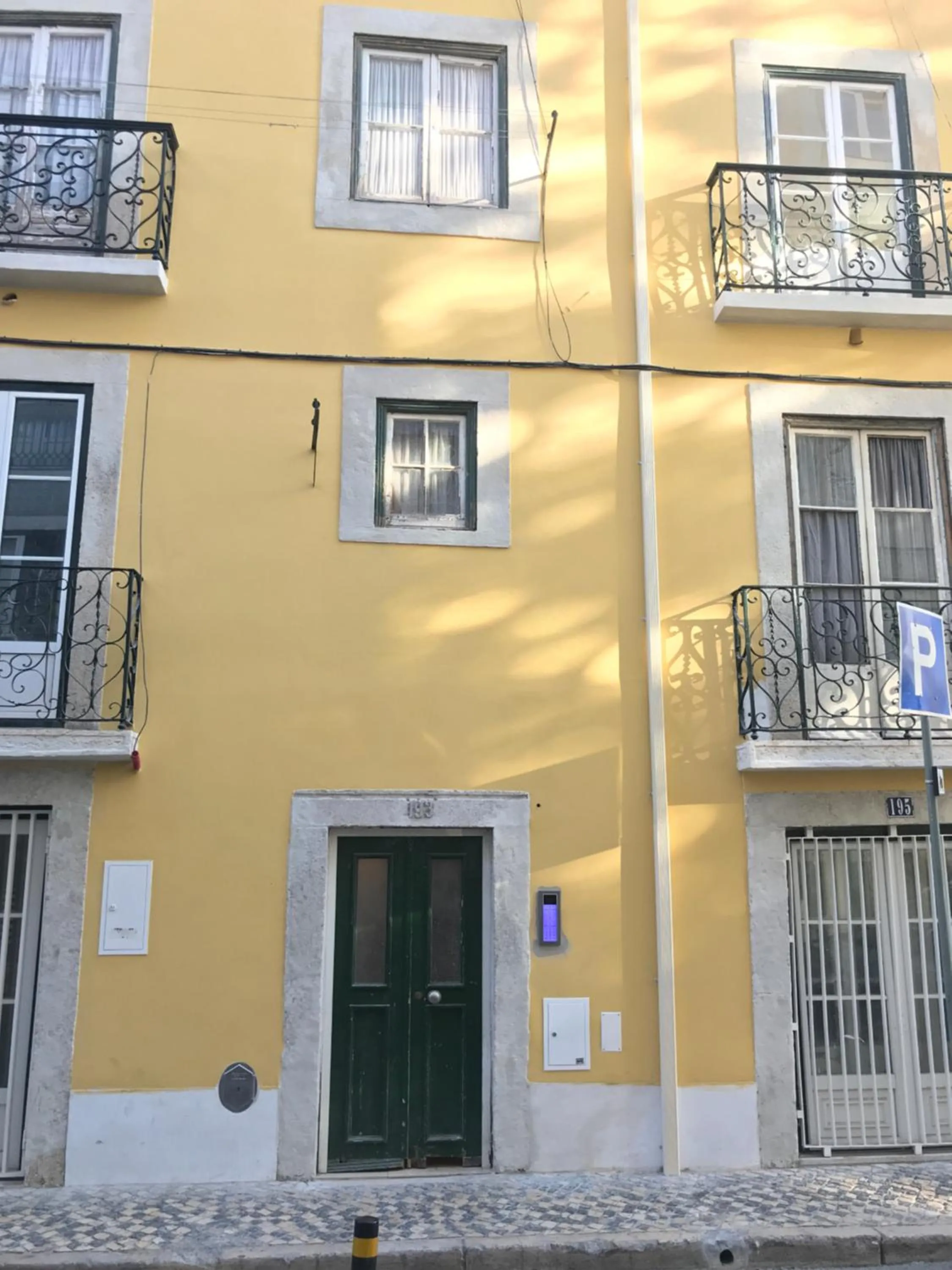 Facade/entrance in Apartments Center Santos