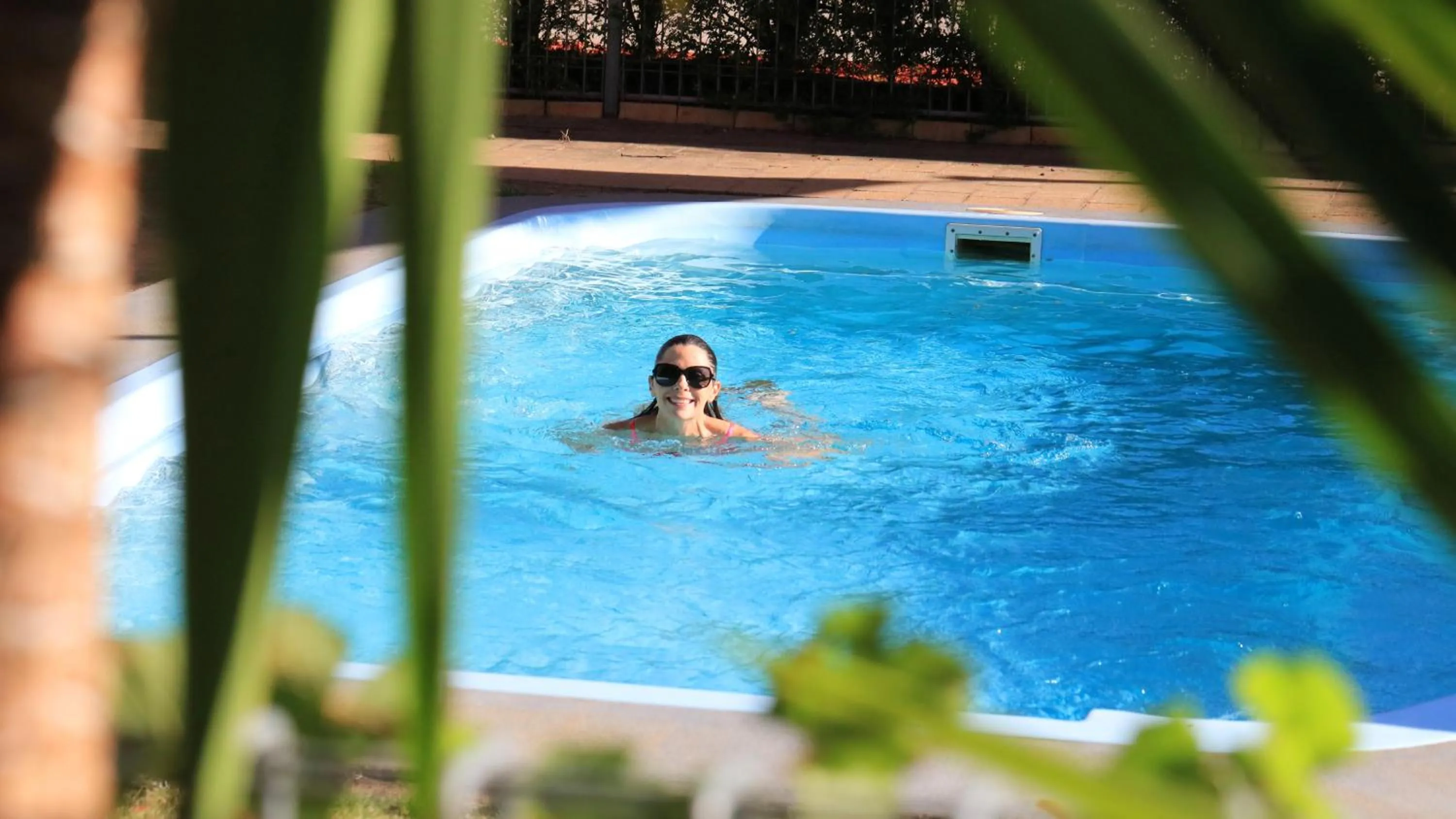 Swimming pool in Glider City Motel Benalla