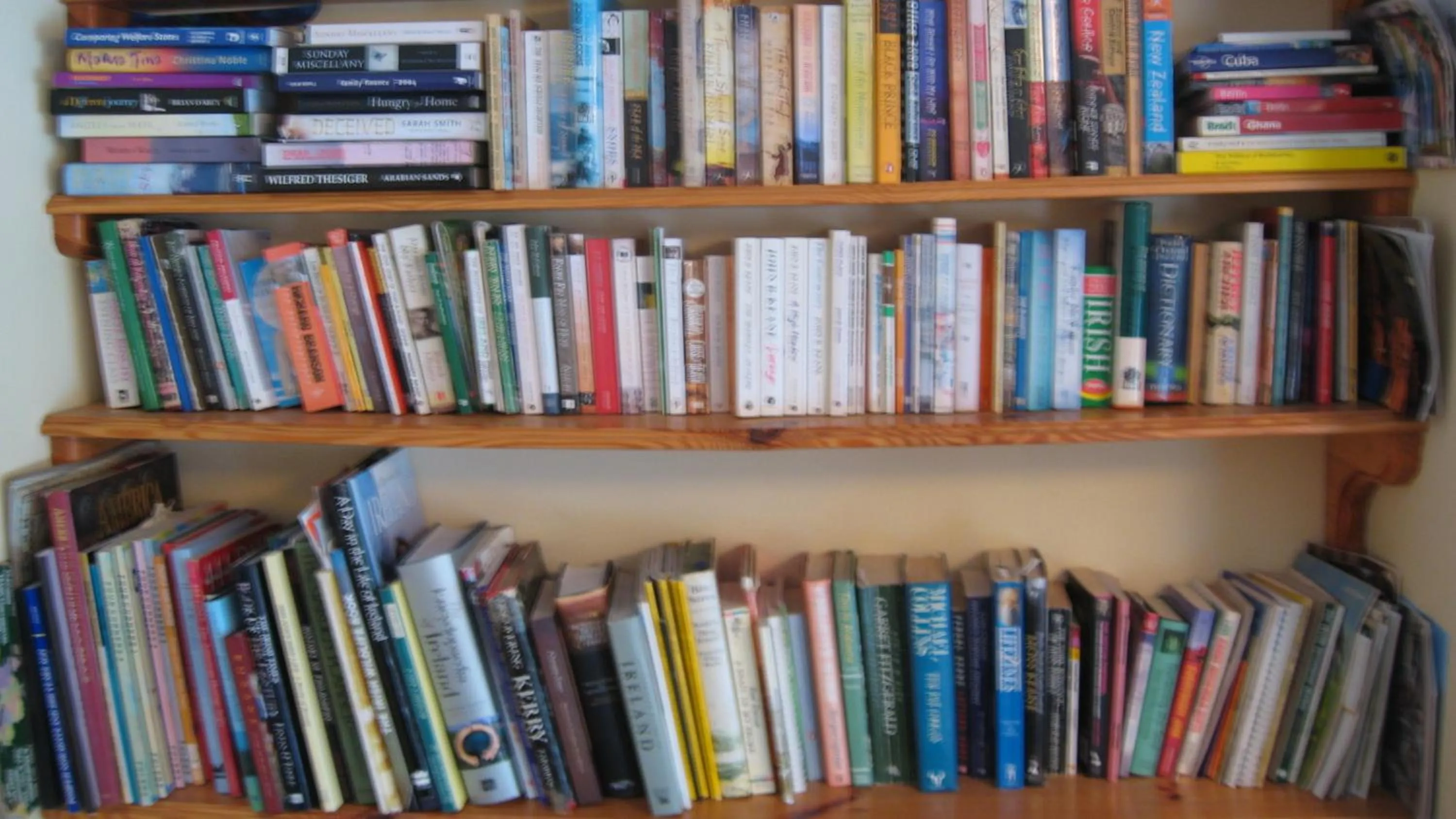 Library in An Bruachan B&B