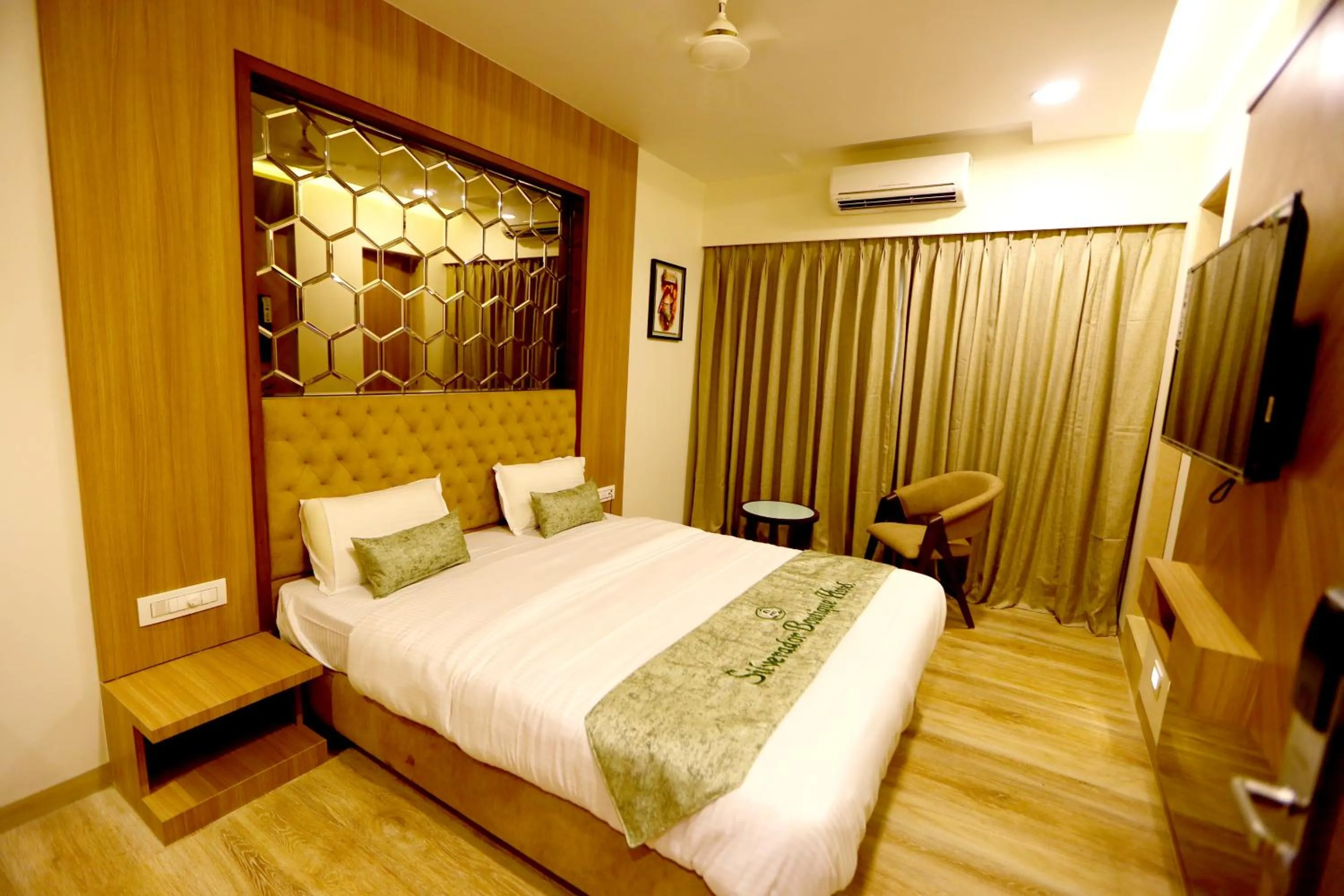 Bed in Silverador Boutique Hotel