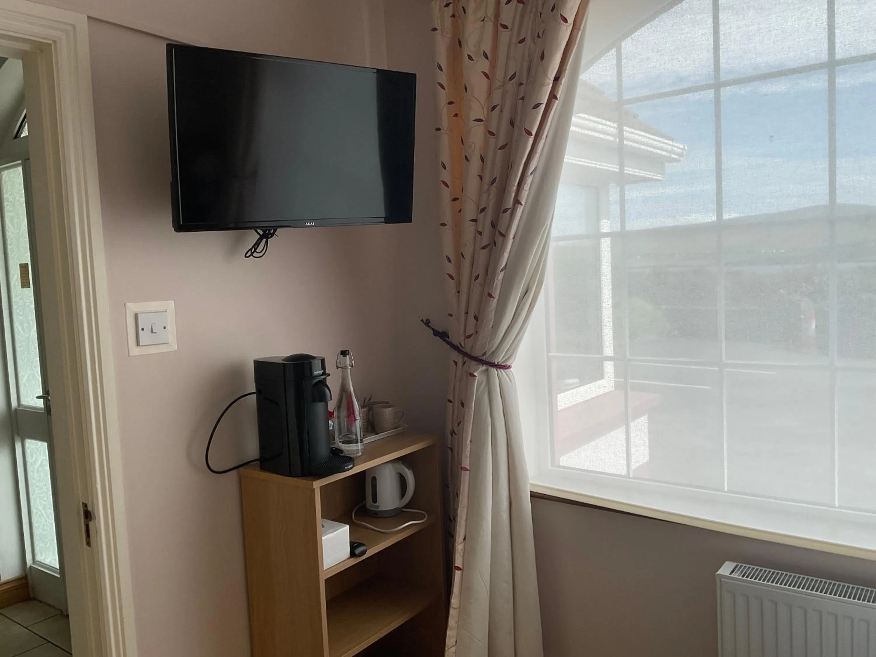 TV and multimedia in Brownes