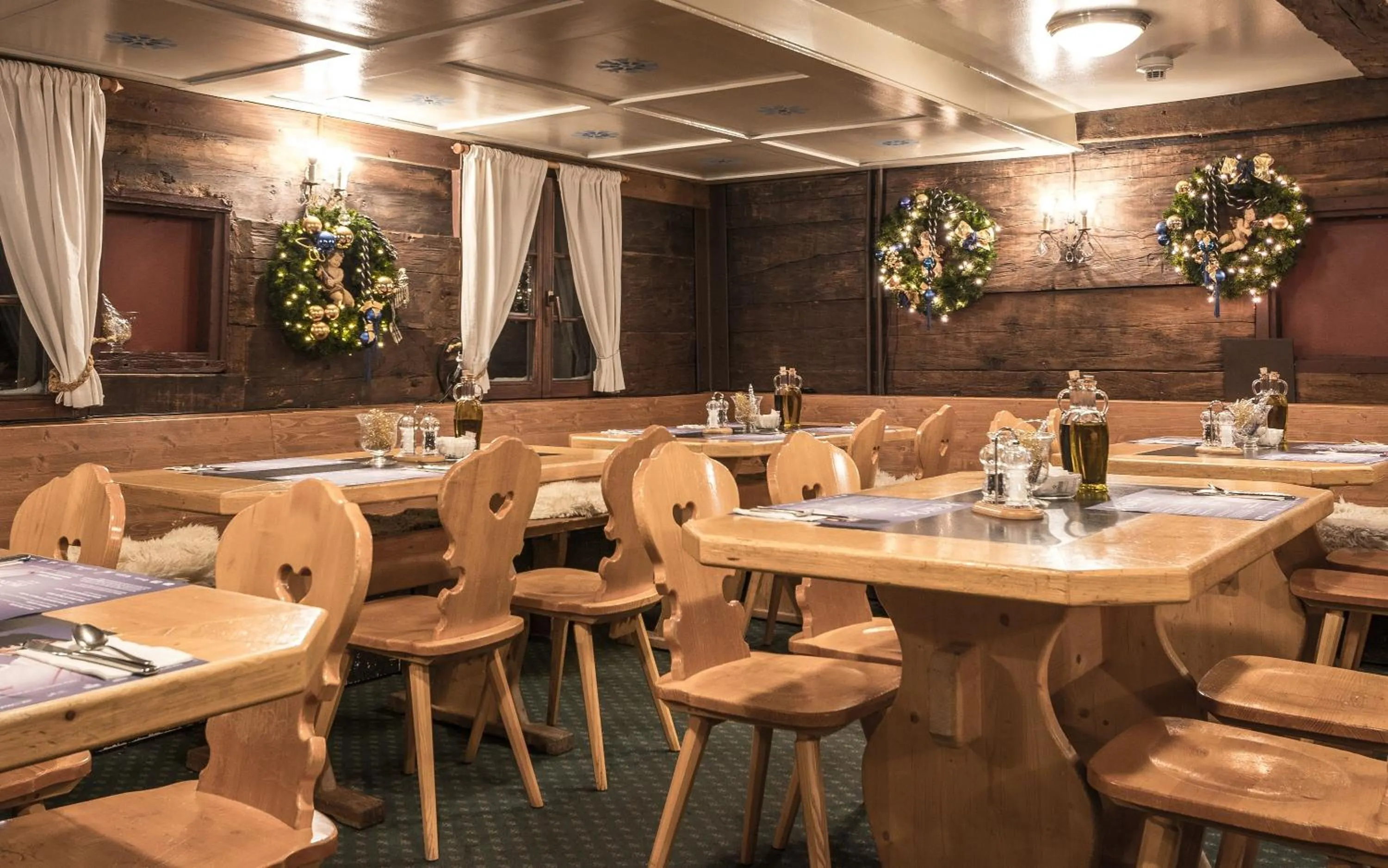 Restaurant/places to eat in Davoser Hüsli by Mountain Hotels