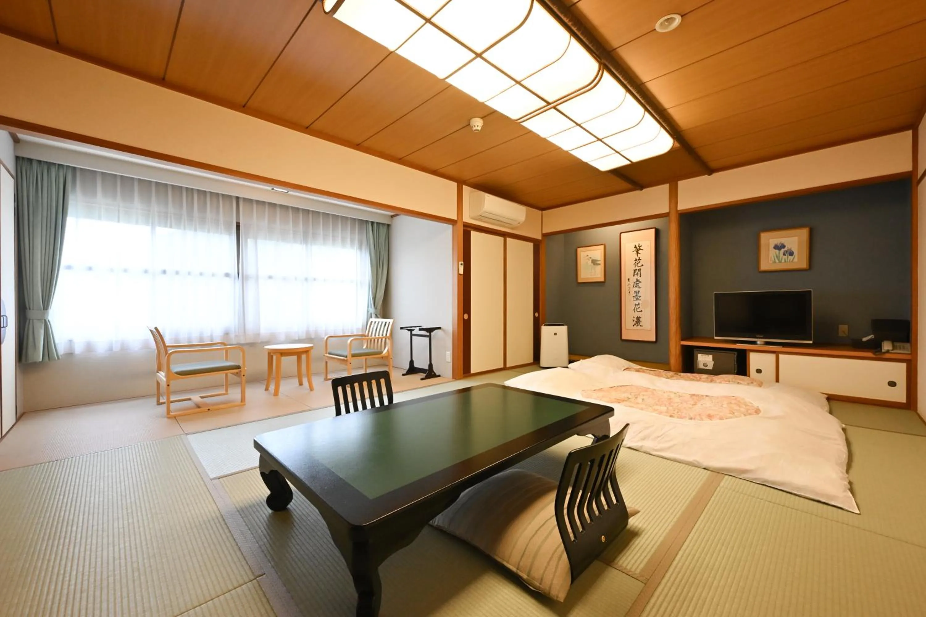 Photo of the whole room in Mimatsukan