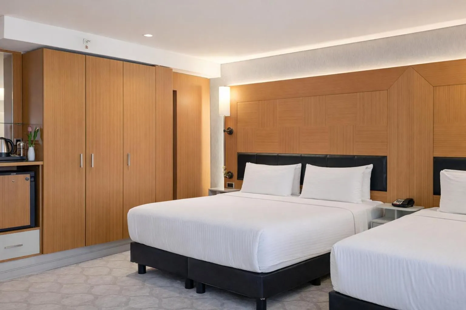 Photo of the whole room, Bed in Istanbul Gonen Hotel