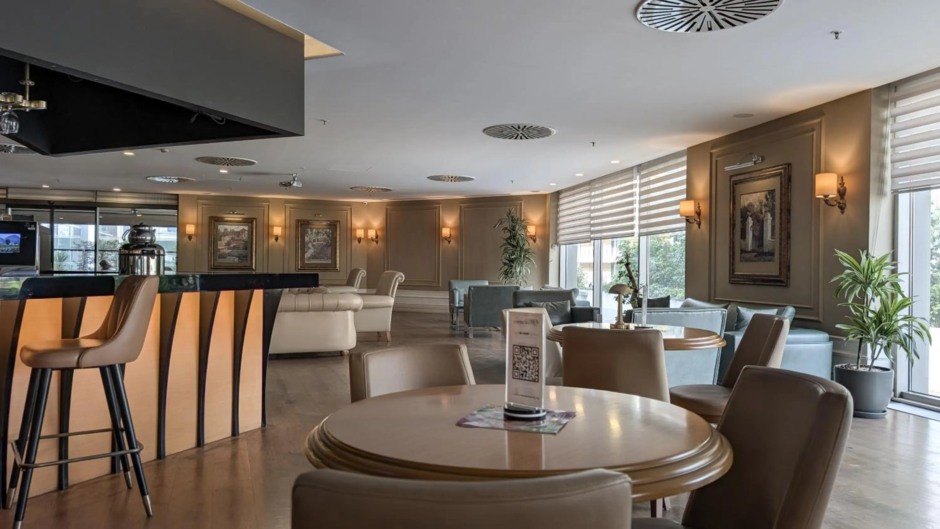 Lounge or bar in Istanbul Gonen Hotel