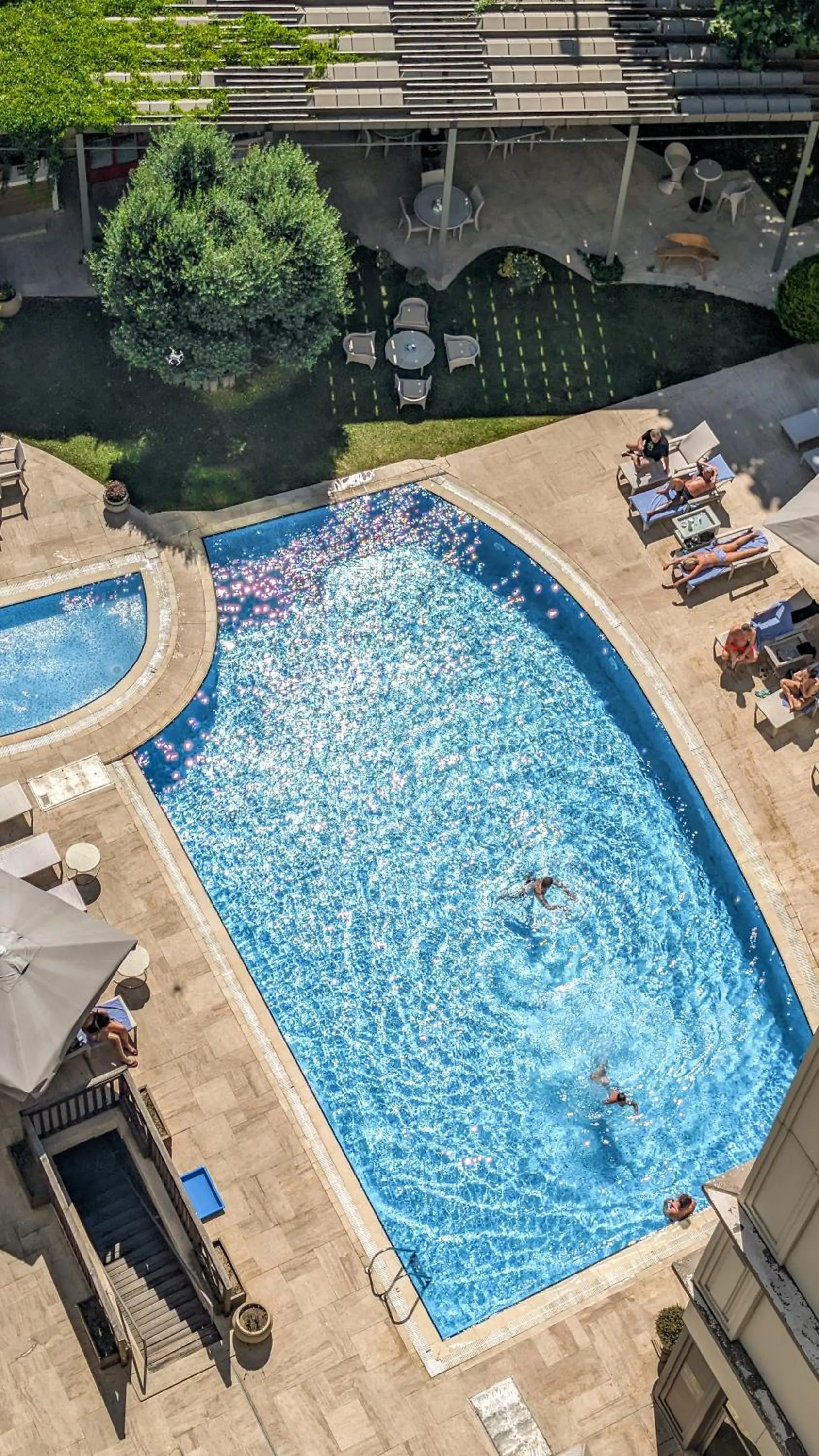 Swimming pool in Istanbul Gonen Hotel