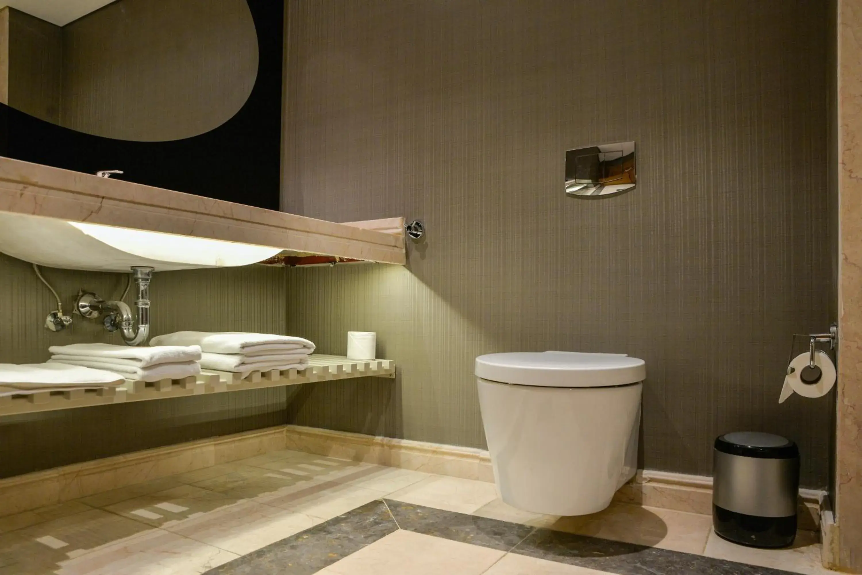 Property building in Istanbul Gonen Hotel Property building in Istanbul Gonen Hotel