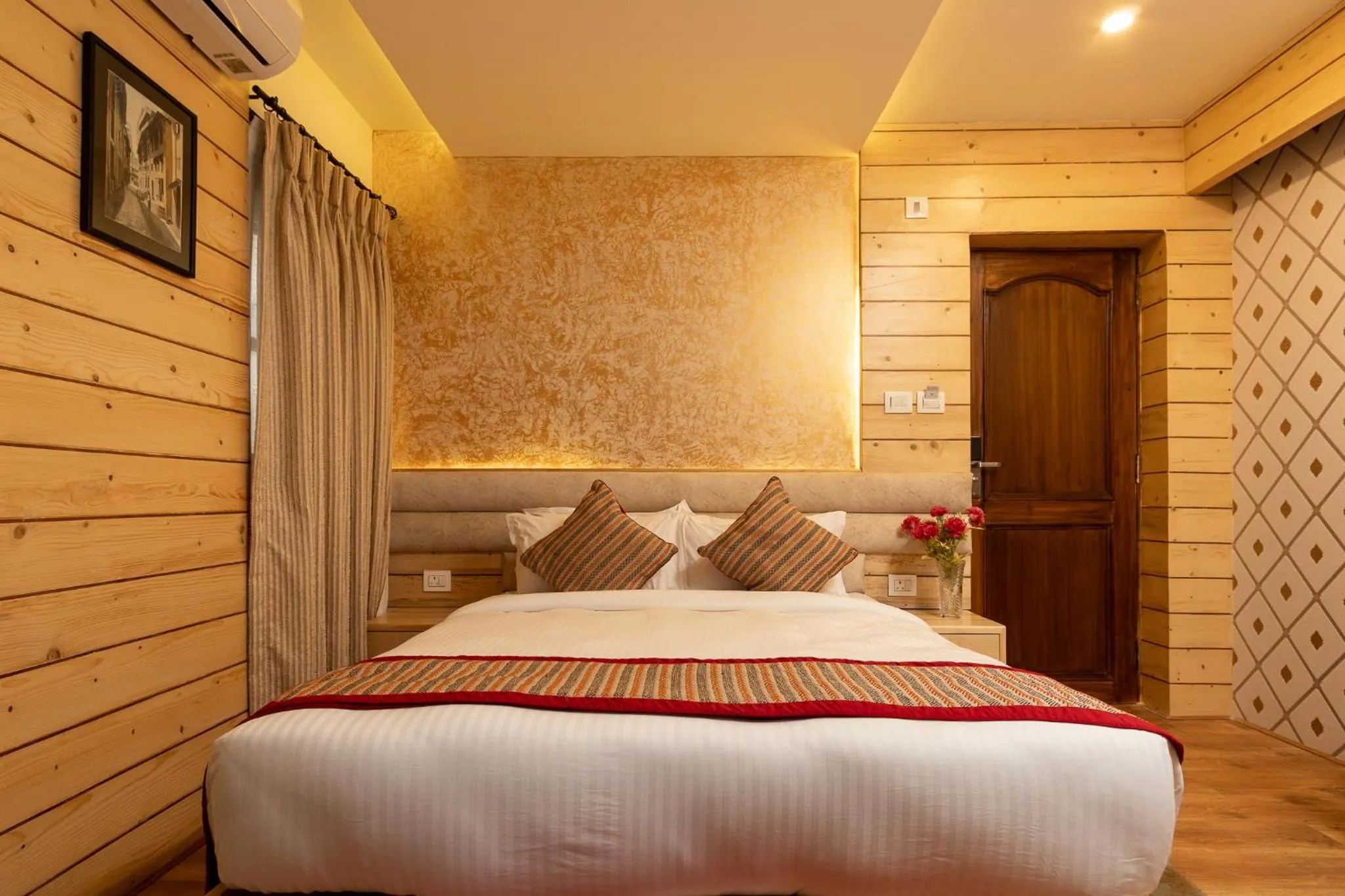 Bedroom, Bed in Fresco Retreat