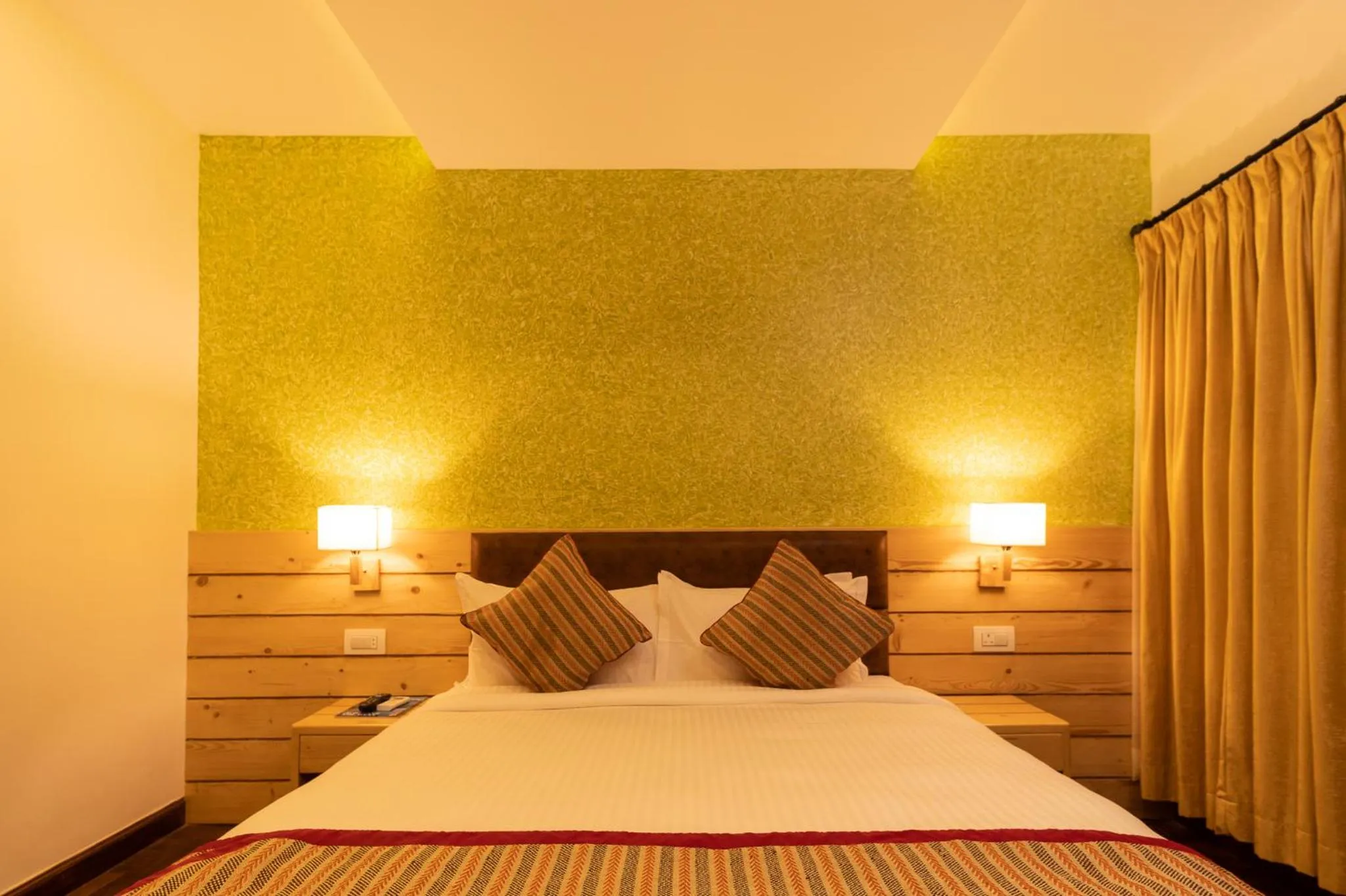 Bedroom, Bed in Fresco Retreat