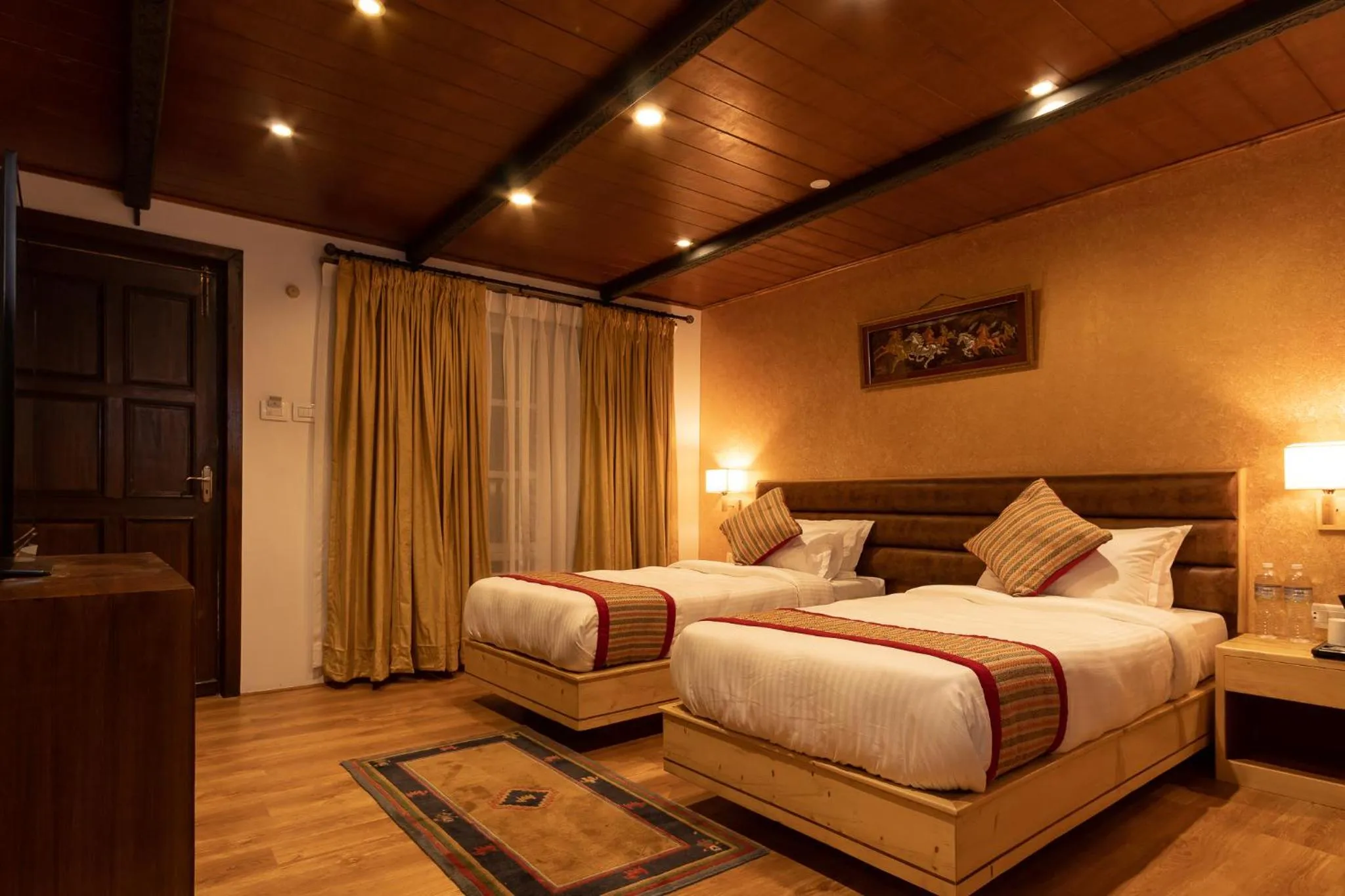 Photo of the whole room, Bed in Fresco Retreat