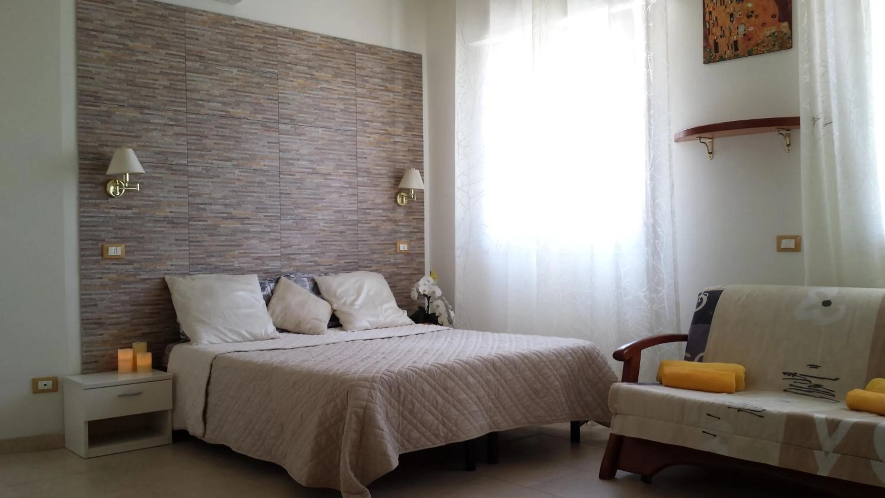Day, Bed in Residence La Villetta