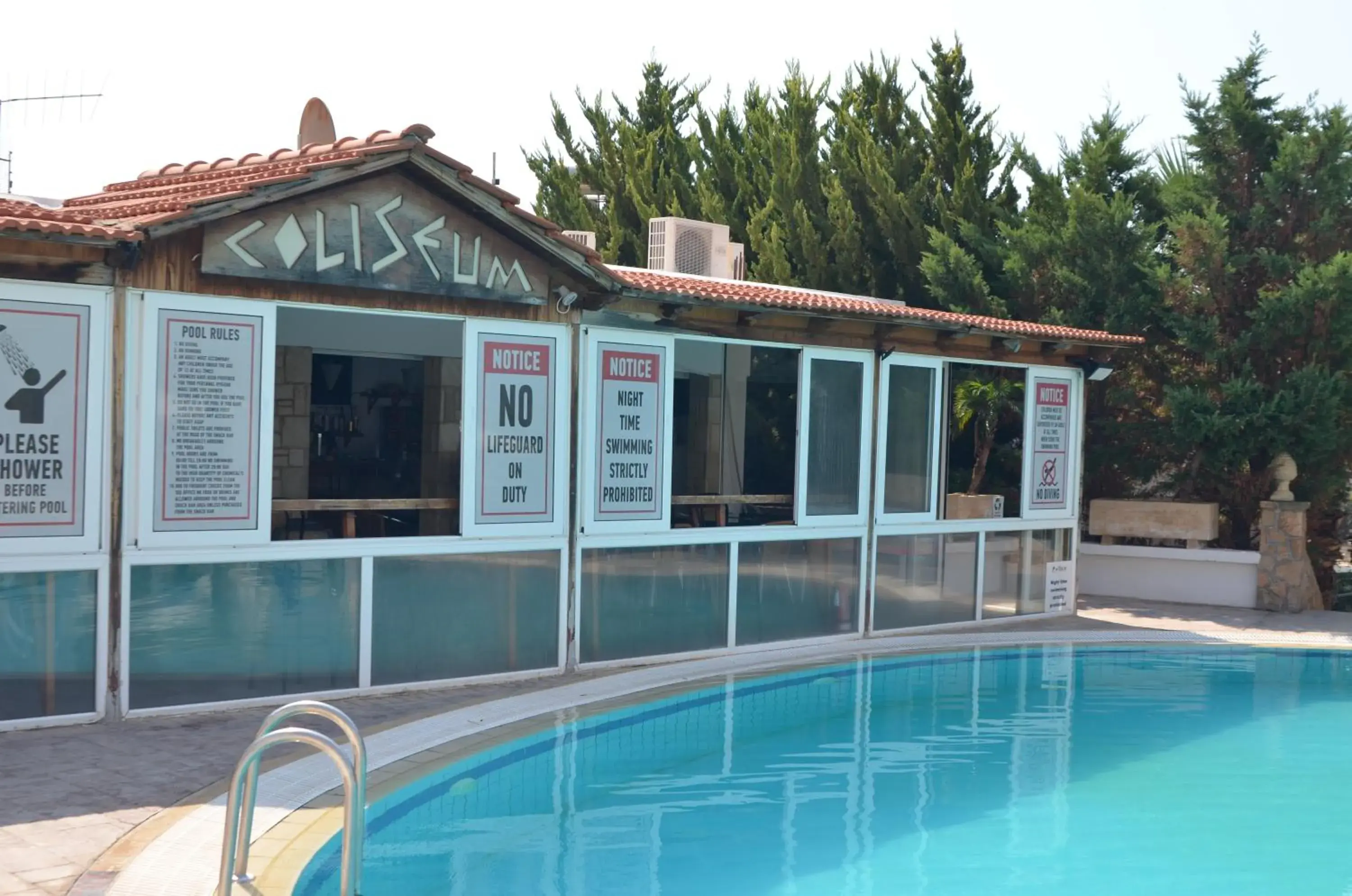 Restaurant/places to eat in Coliseum Studios & Apartments Restaurant/places to eat in Coliseum Studios & Apartments