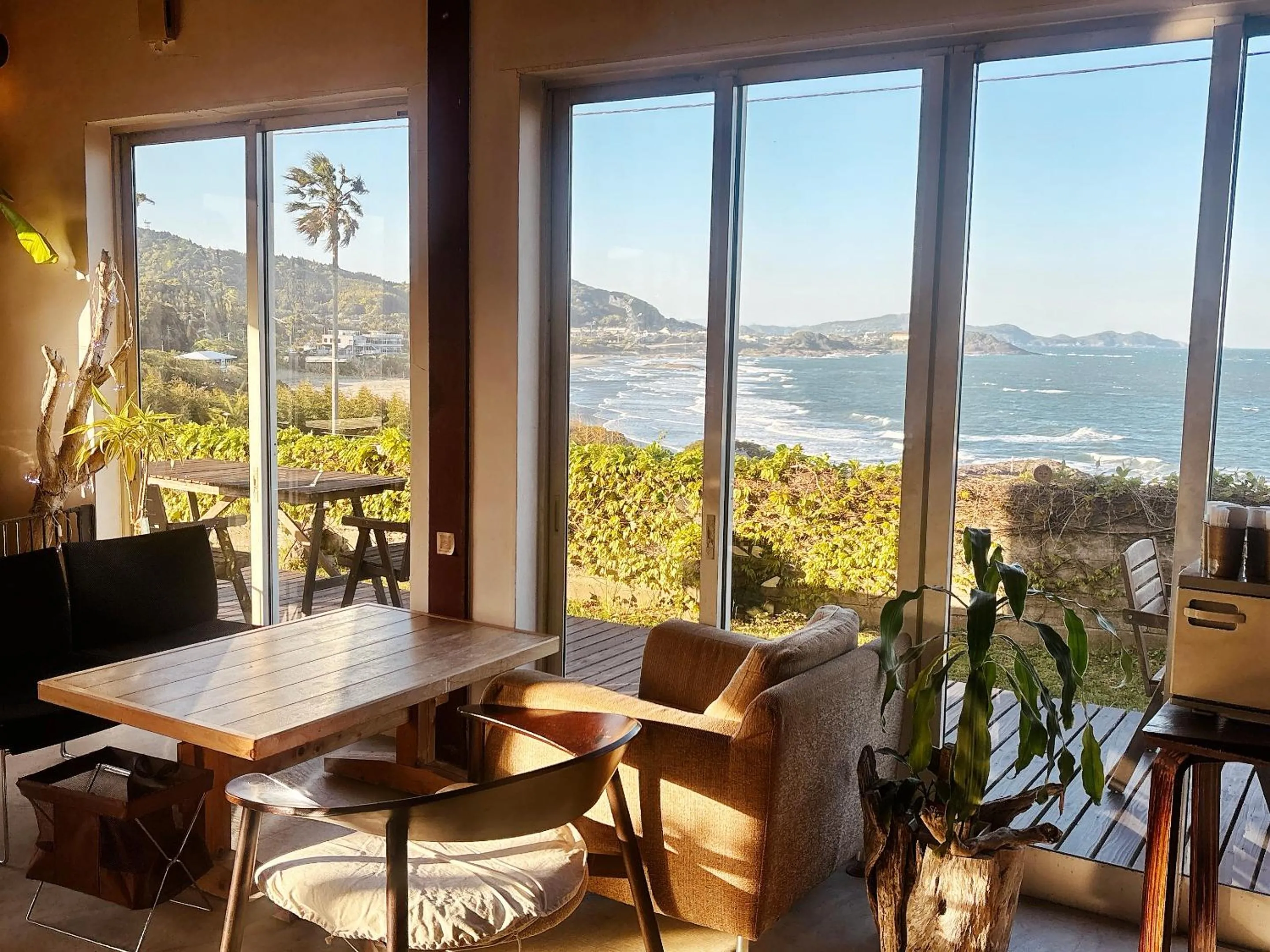 Guesthouse ＆ Beach Cafe Fuego