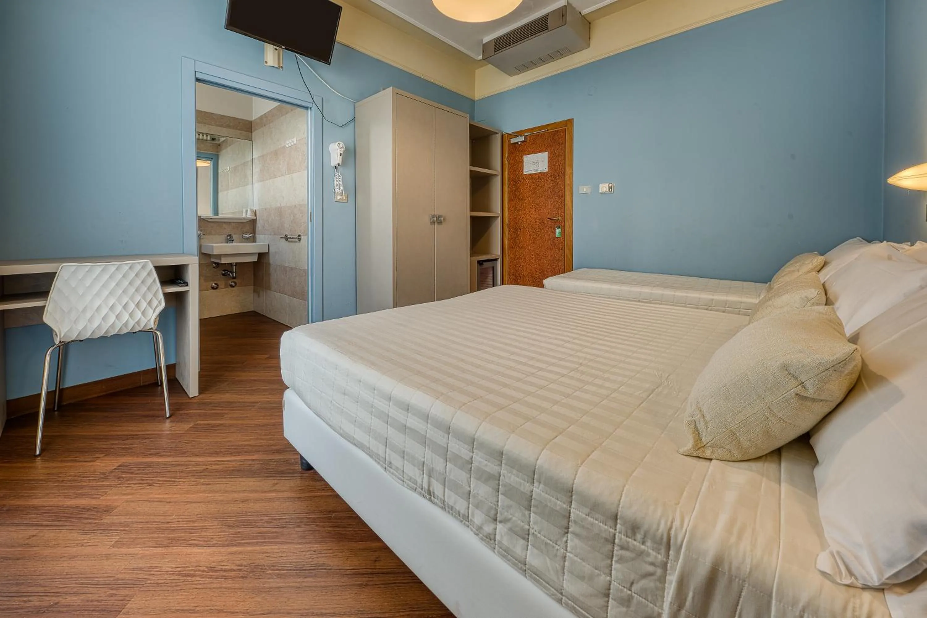 Bedroom, Bed in Hotel Augustus