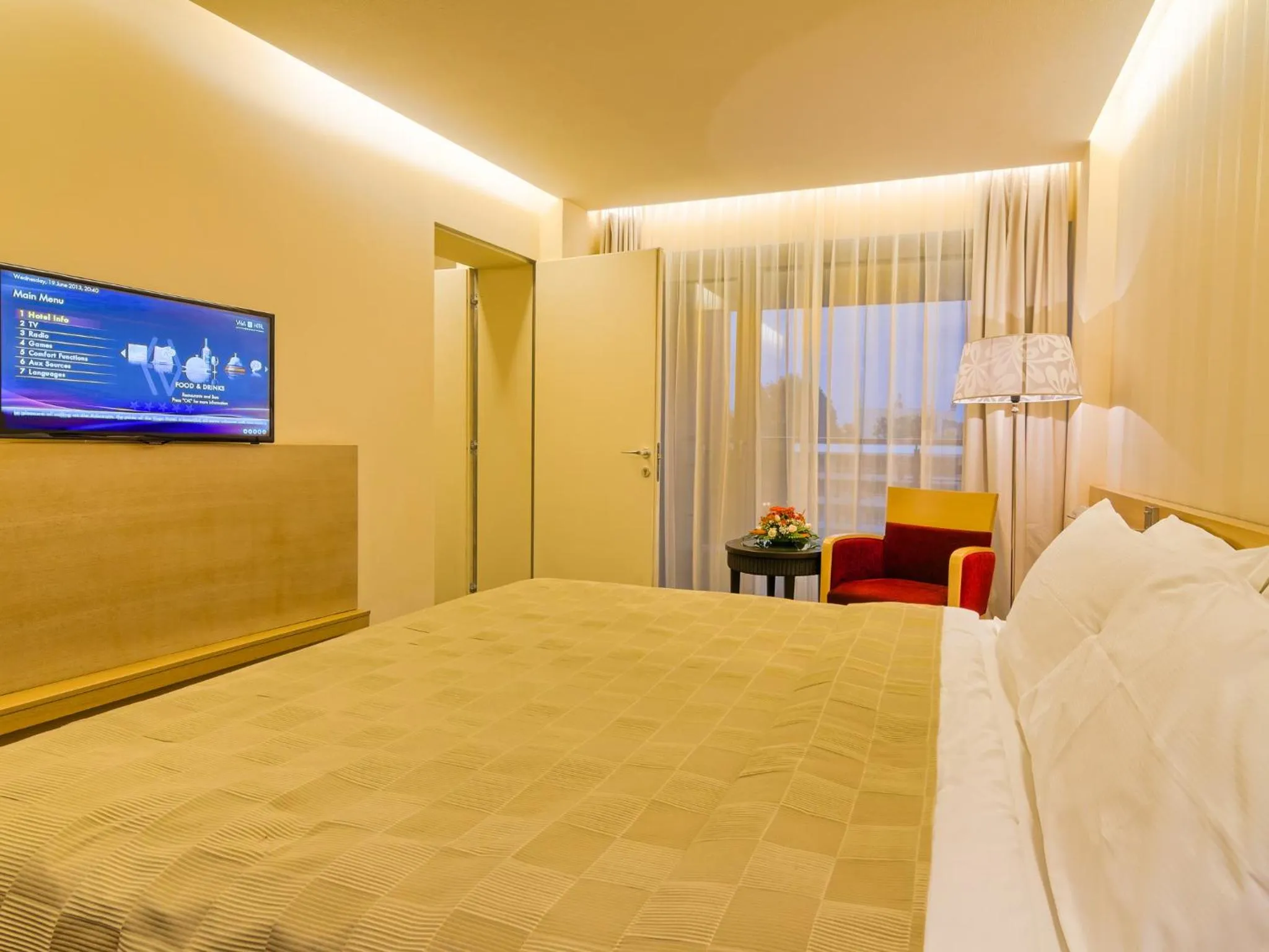 TV and multimedia, Bed in Vega Hotel
