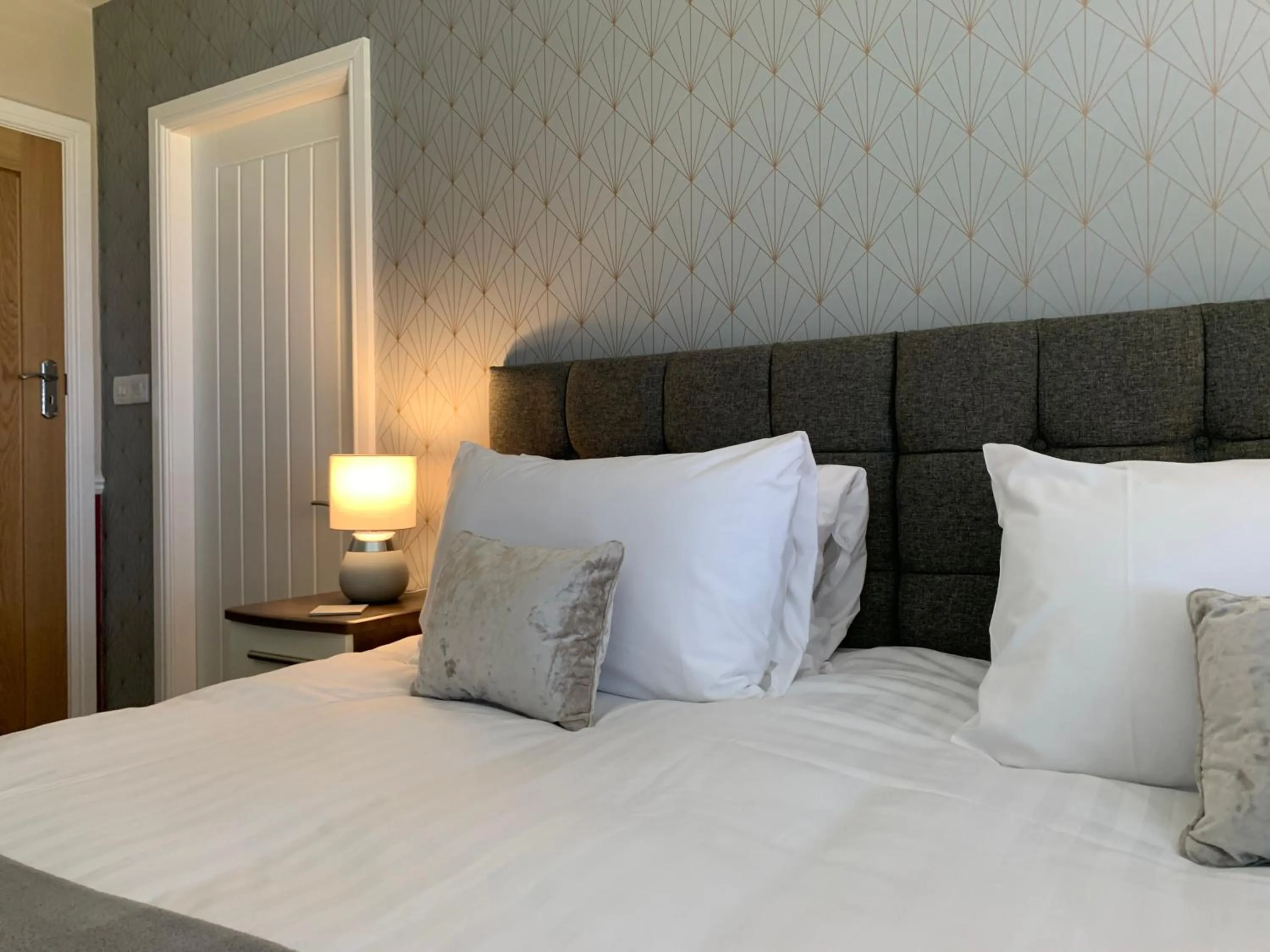 Bed in The Headlands Hotel