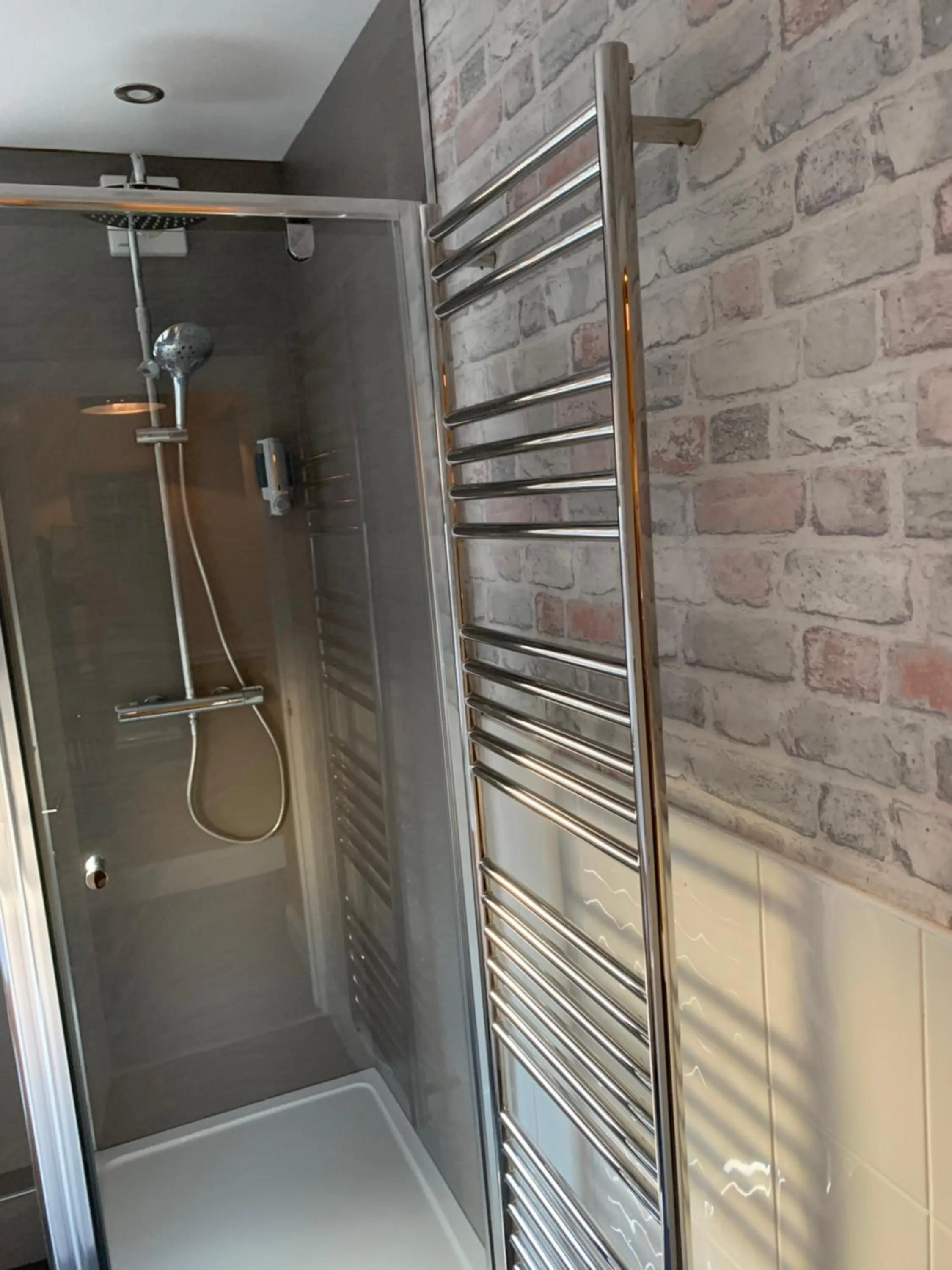 Shower in The Headlands Hotel