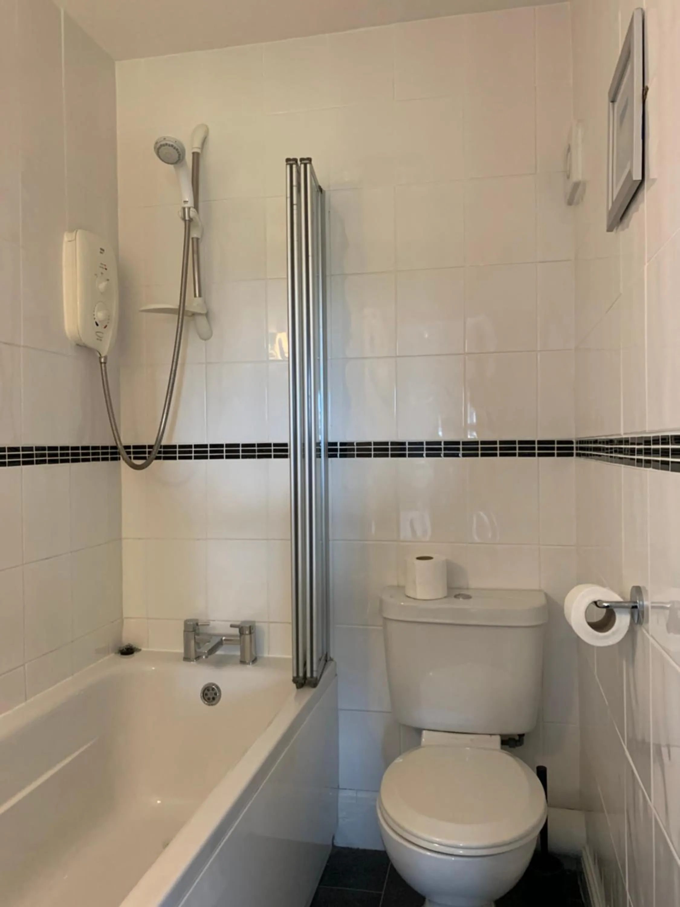 Shower in The Headlands Hotel