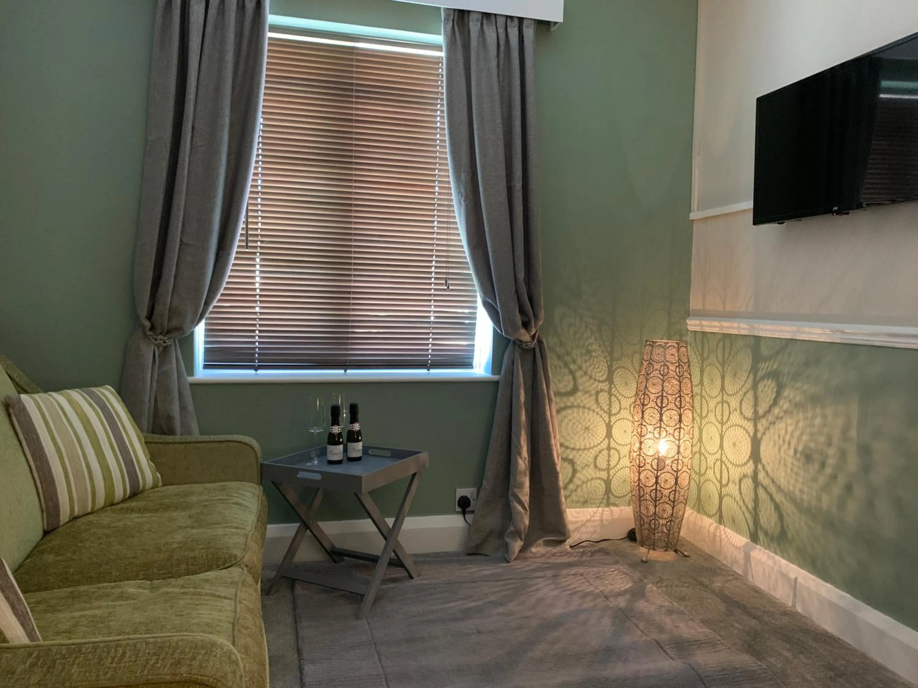 Bedroom in The Headlands Hotel