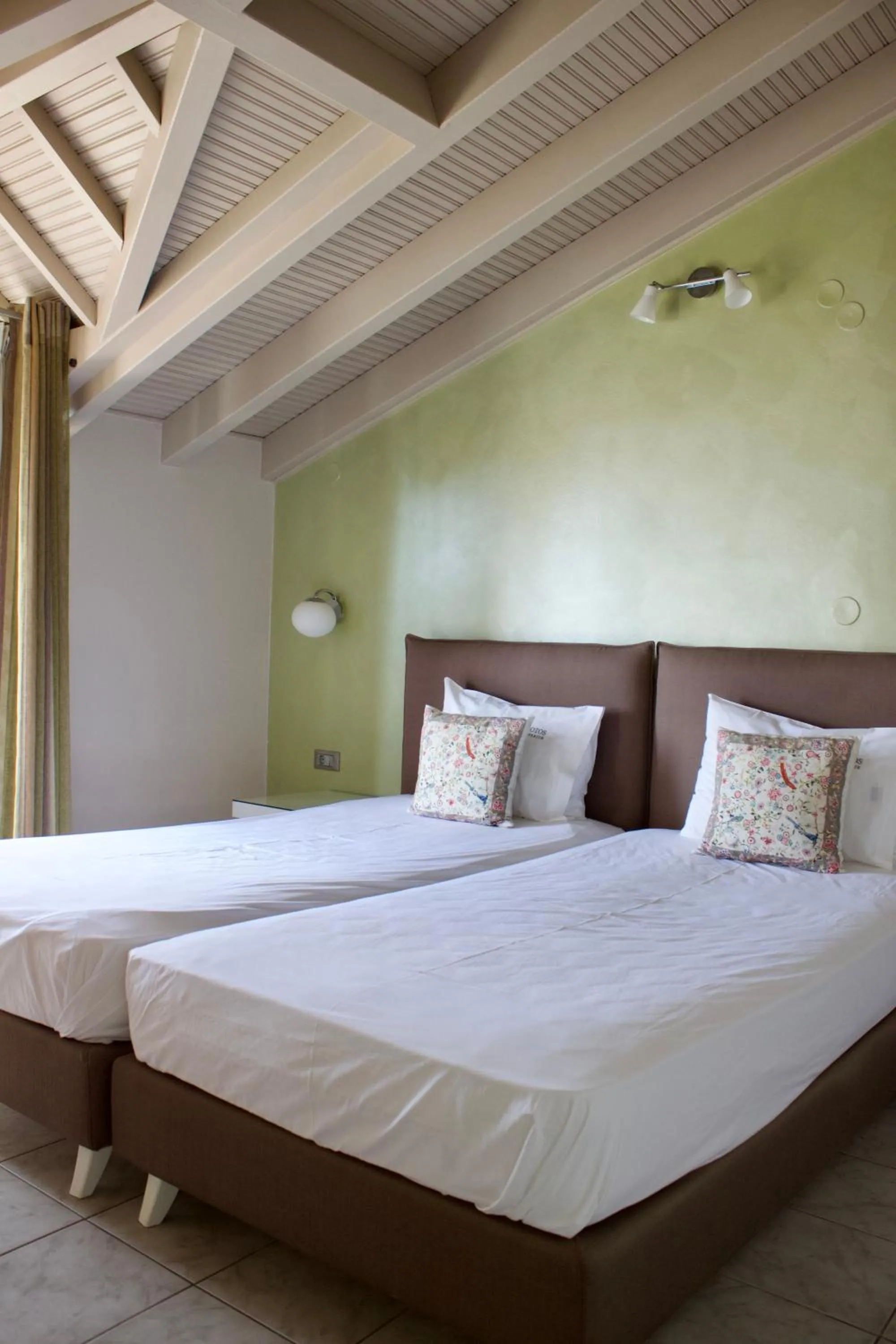 Bed in Notos Luxury Studios