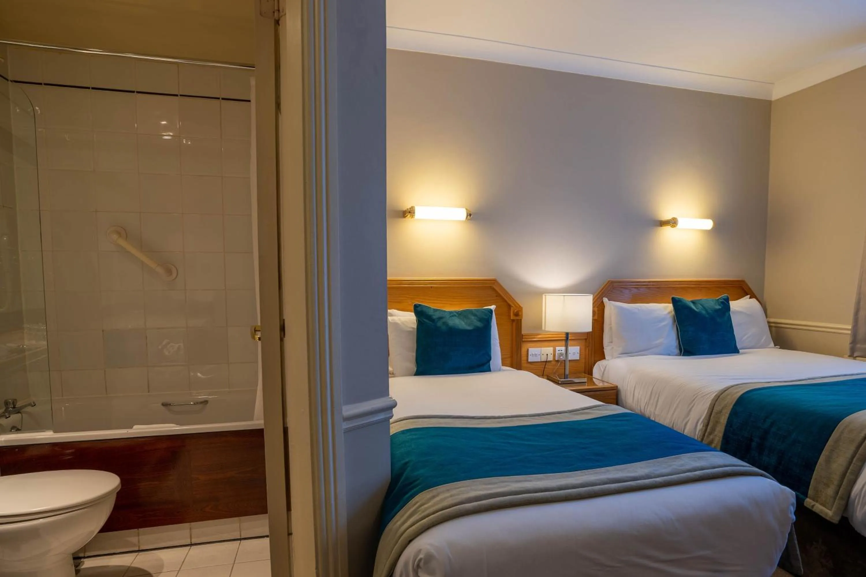 Bed in Harcourt Hotel