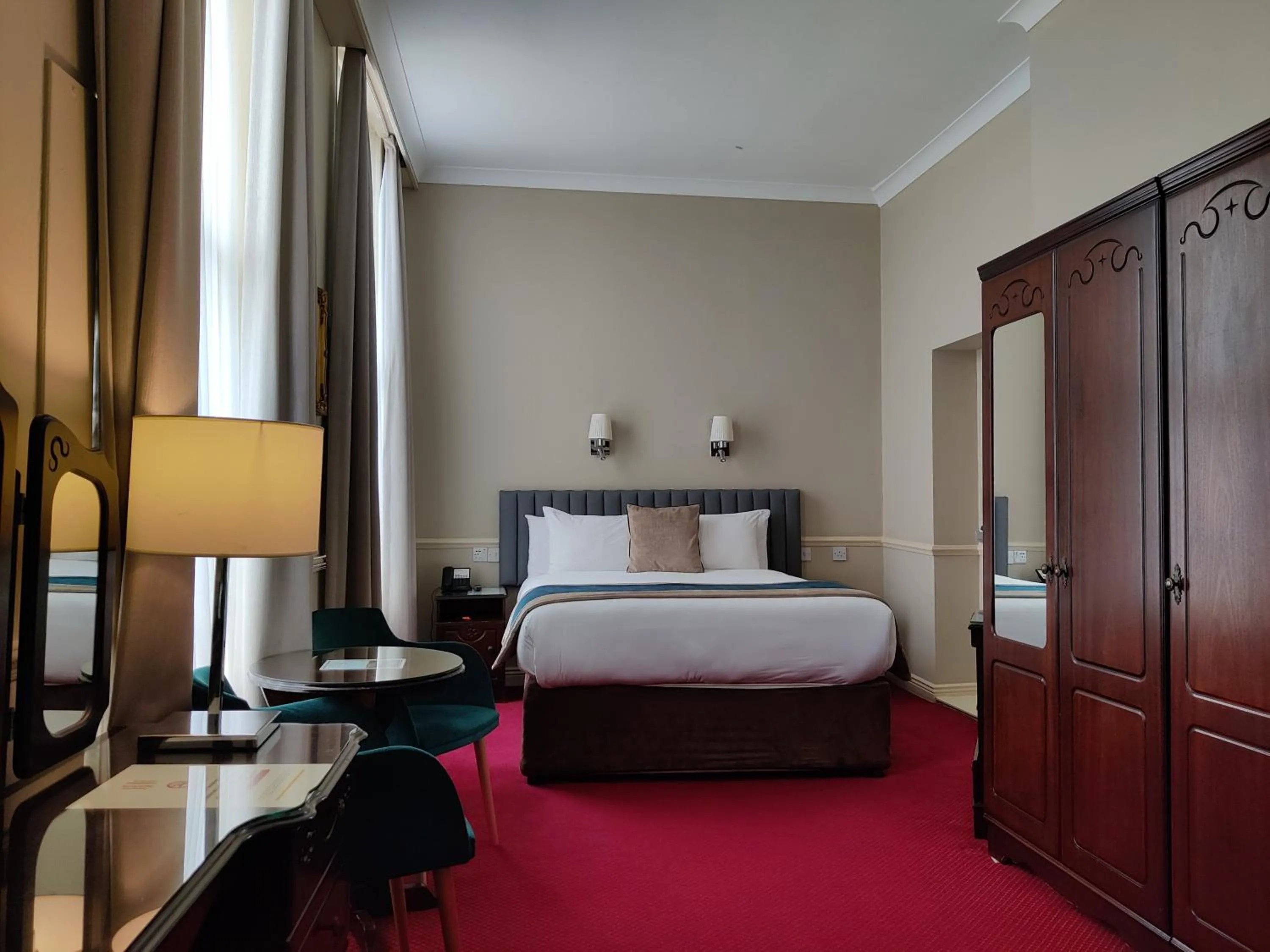 Bed in Harcourt Hotel