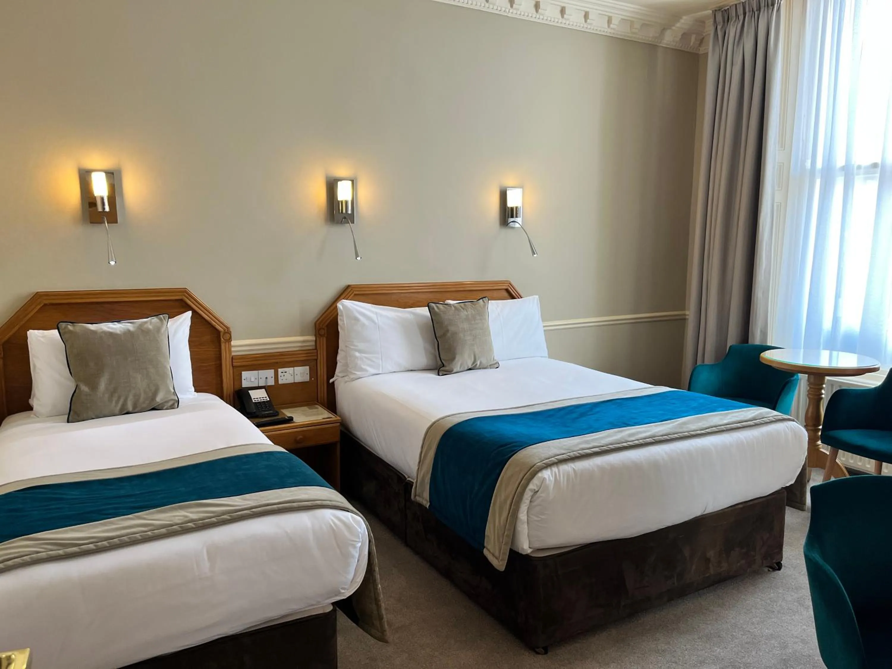 Bed in Harcourt Hotel