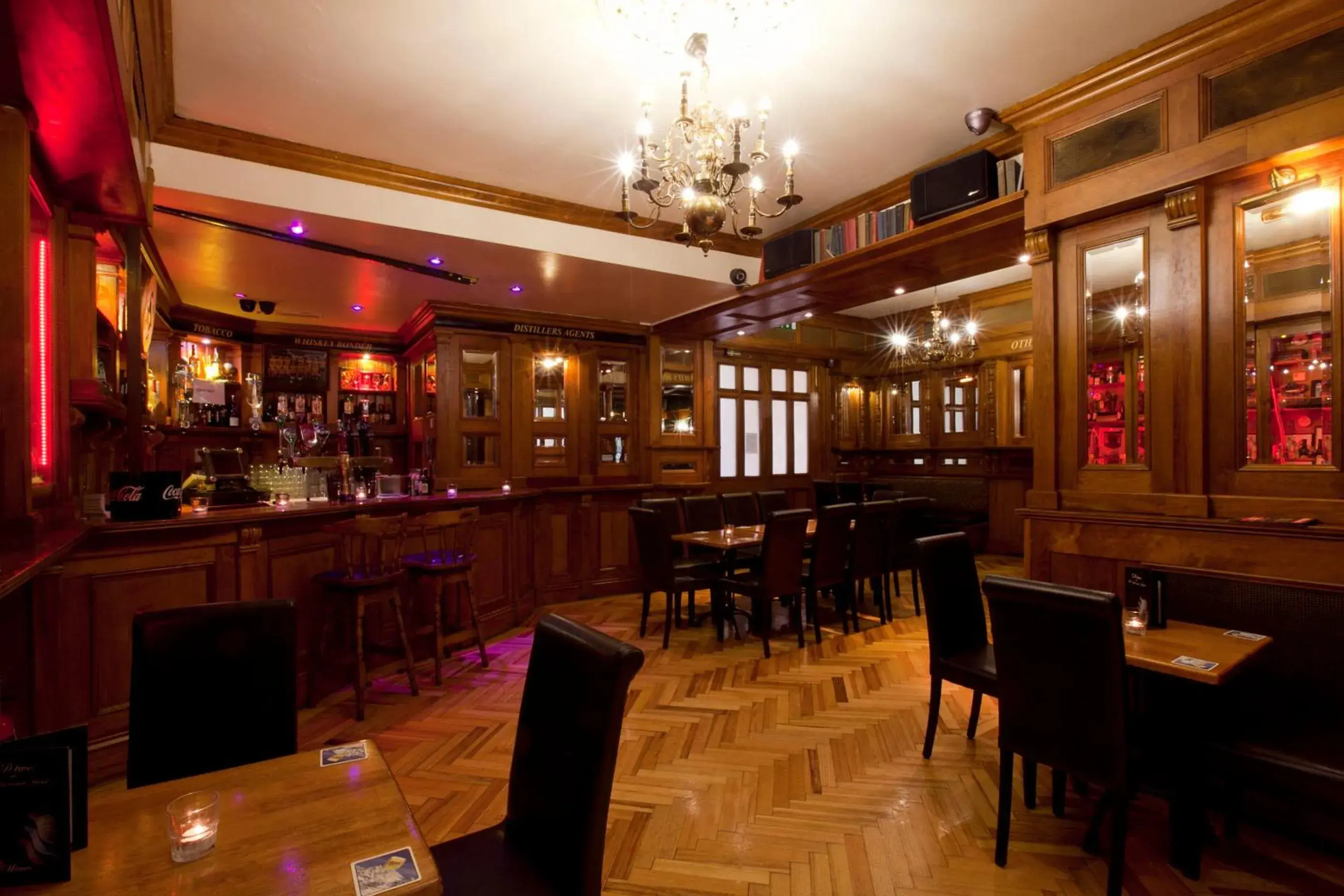 Lounge or bar, Restaurant/Places to Eat in Harcourt Hotel