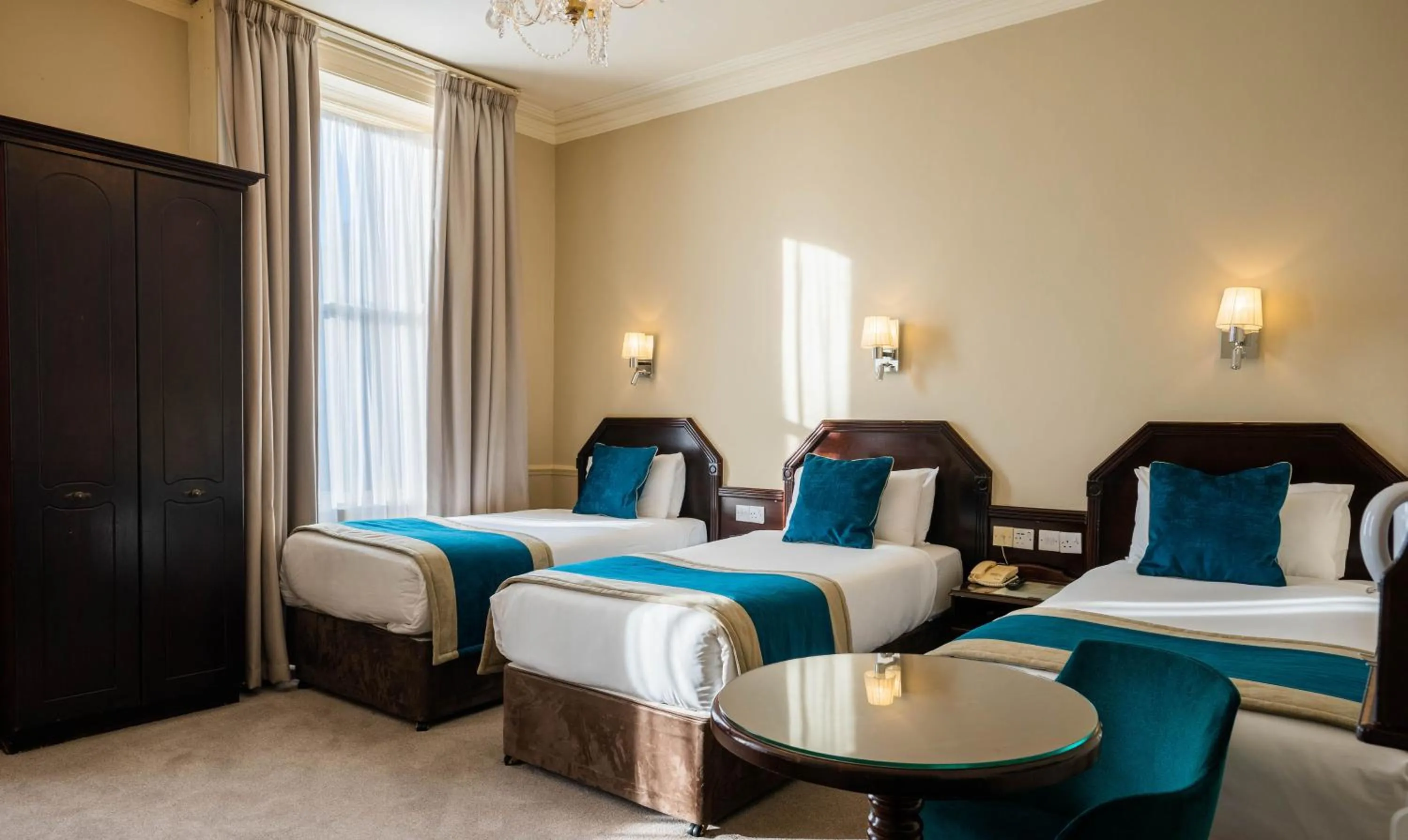 Bed in Harcourt Hotel