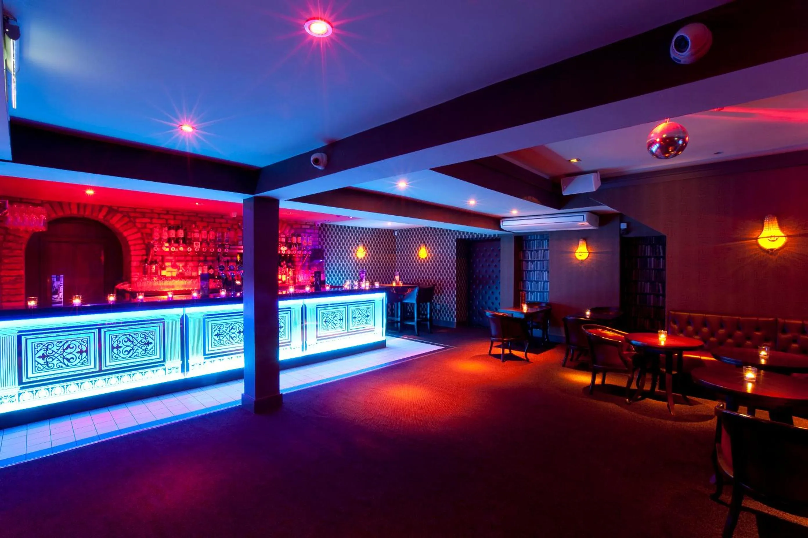 Lounge or bar in Harcourt Hotel