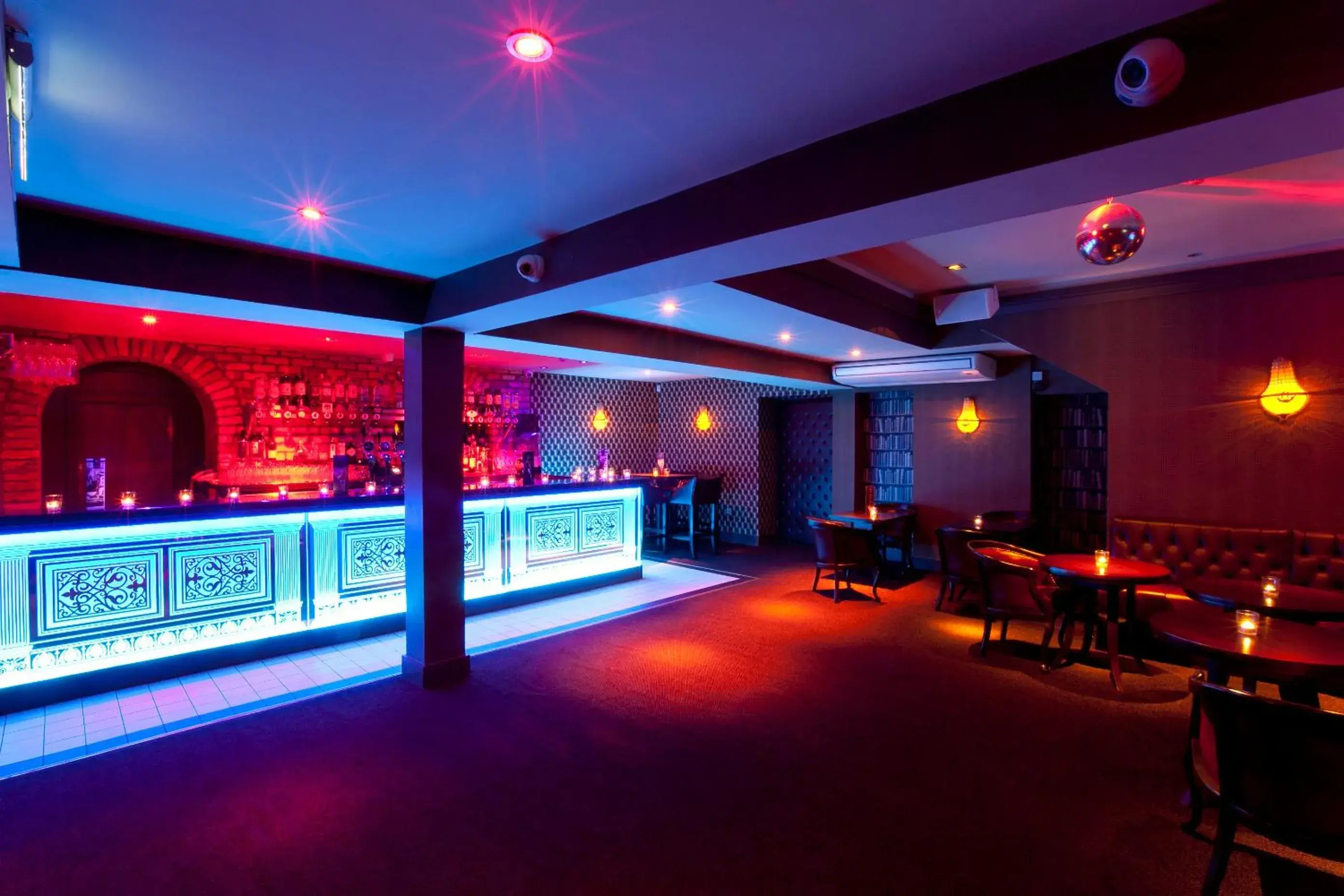 Lounge or bar in Harcourt Hotel